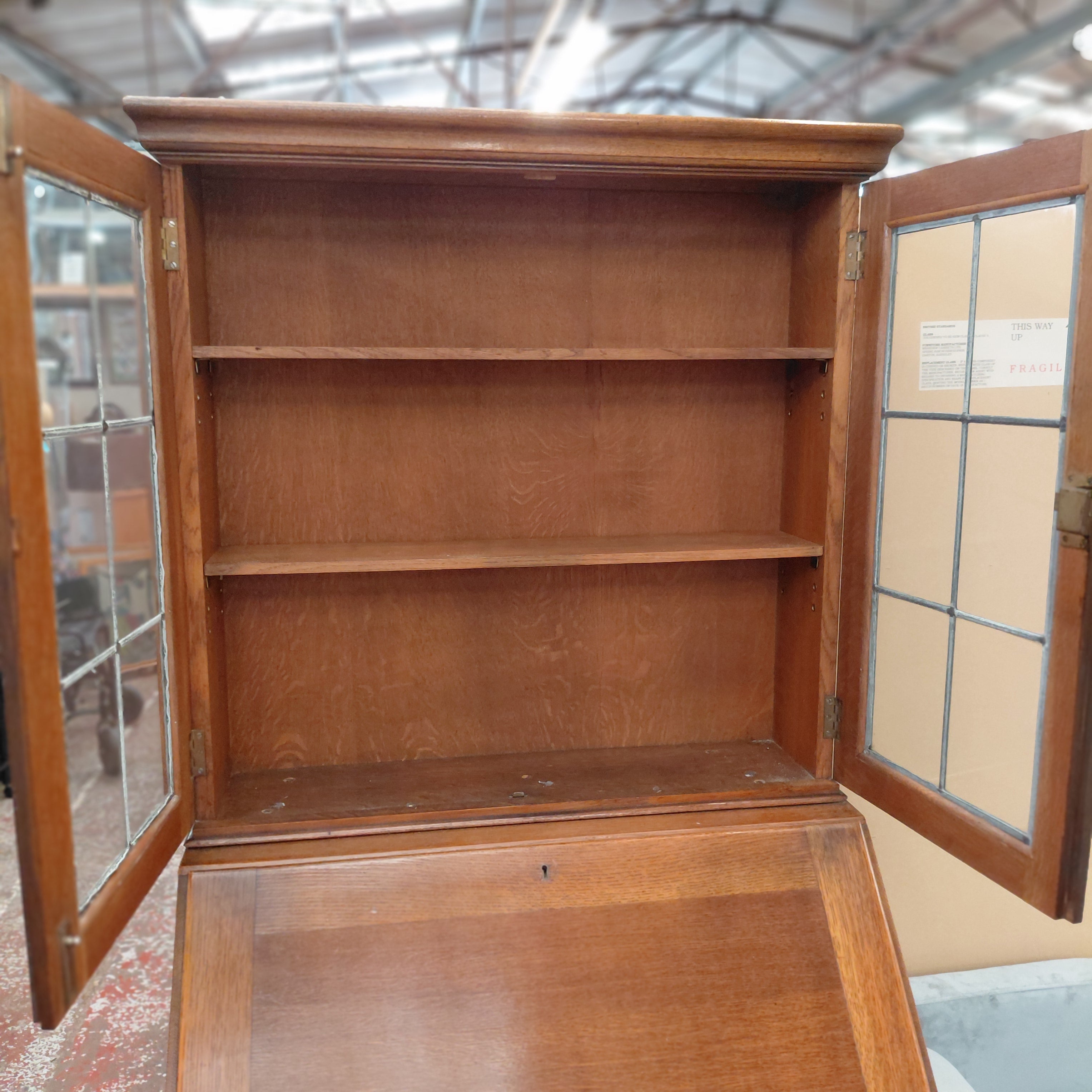 Large bureau / Cabinet