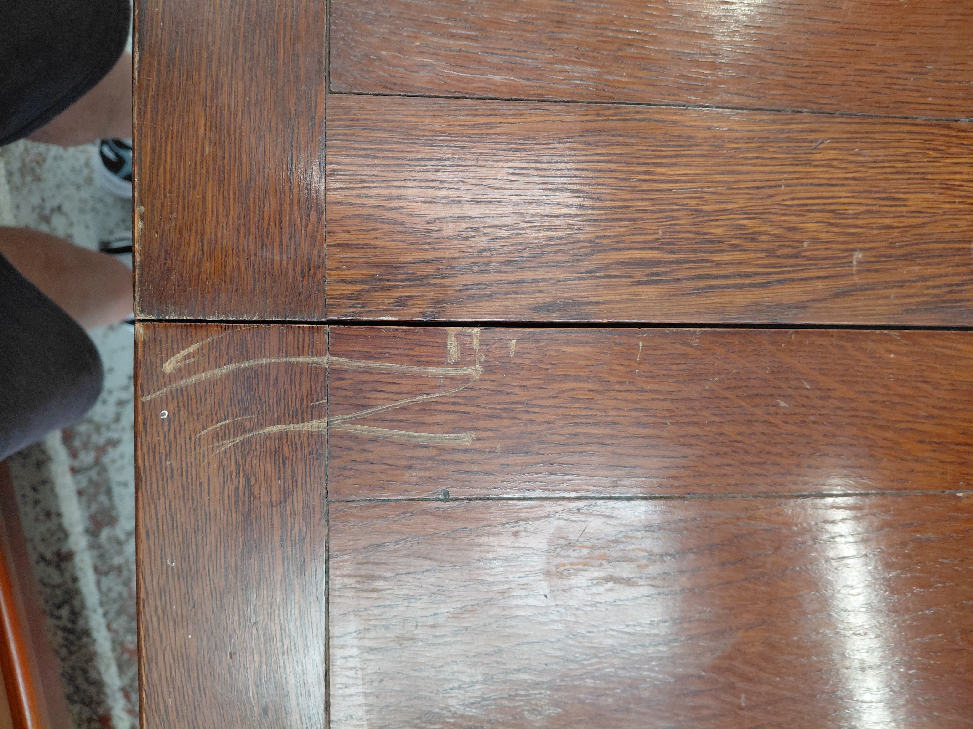 Drop leaf table