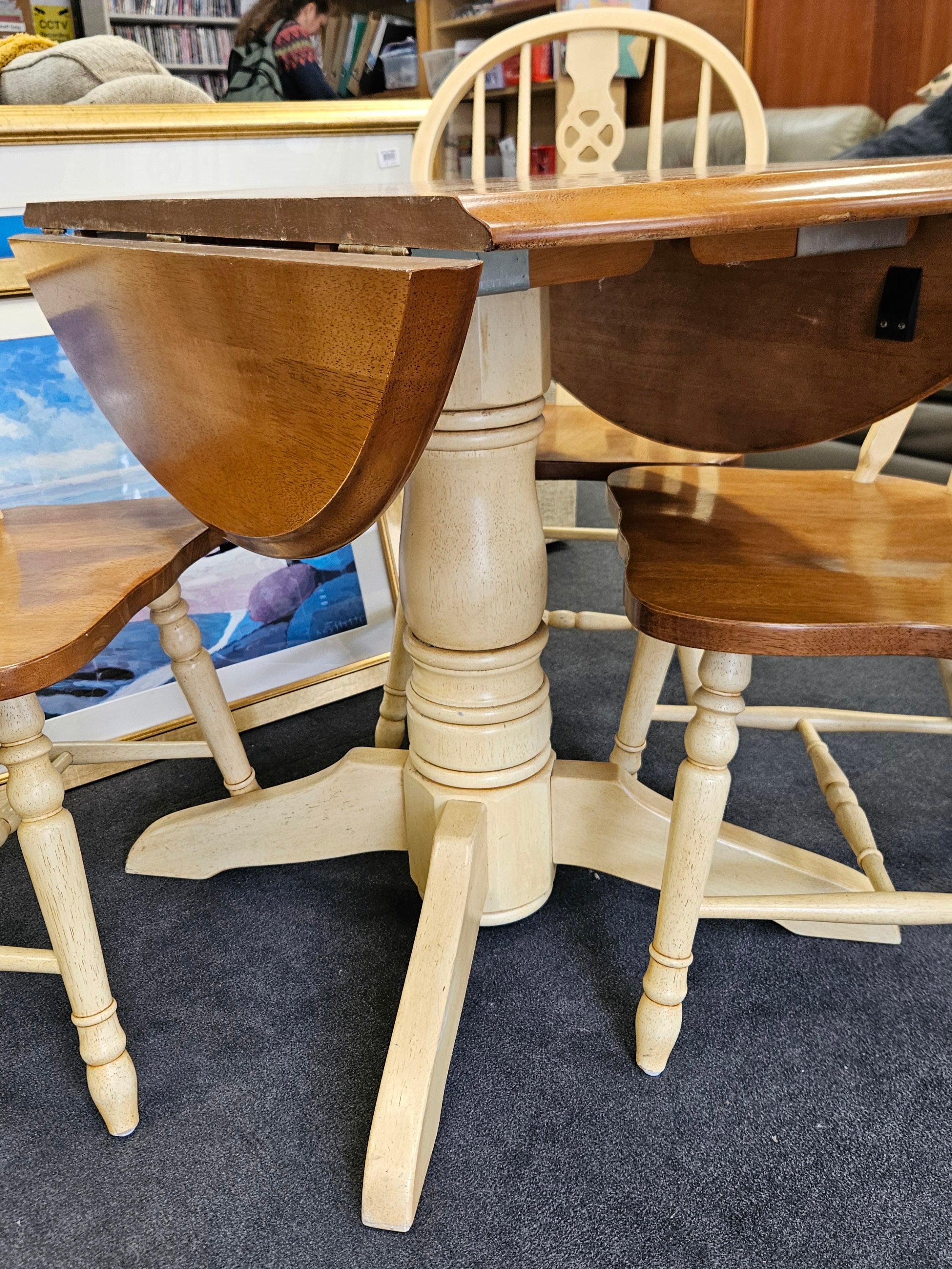 Dropleaf table & 4 chairs