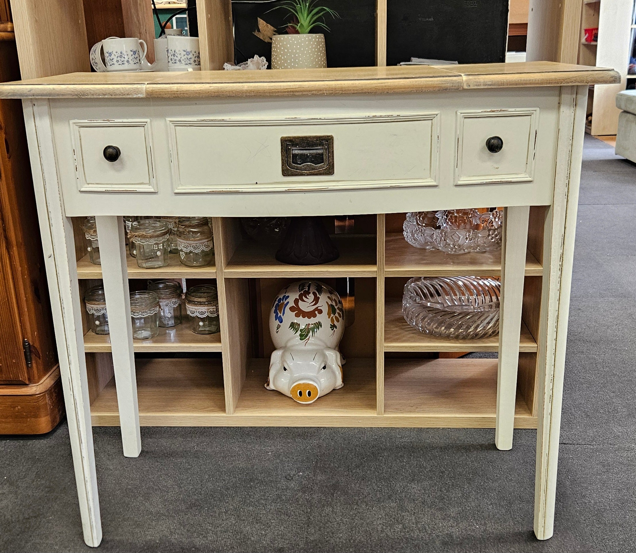 Dressing table