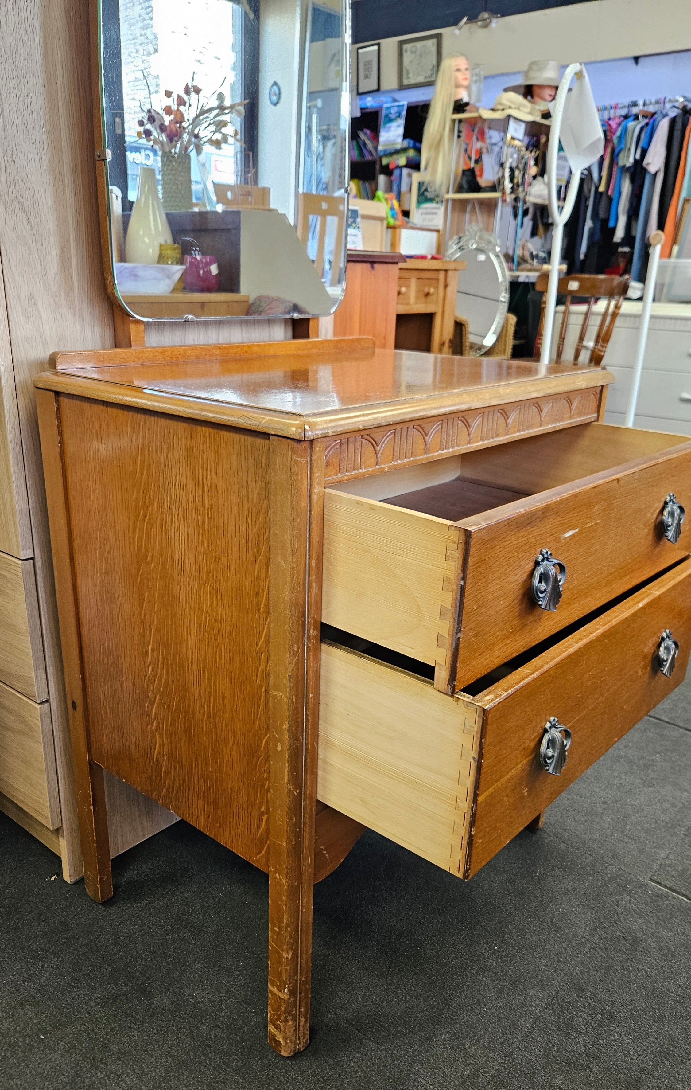 Dressing table