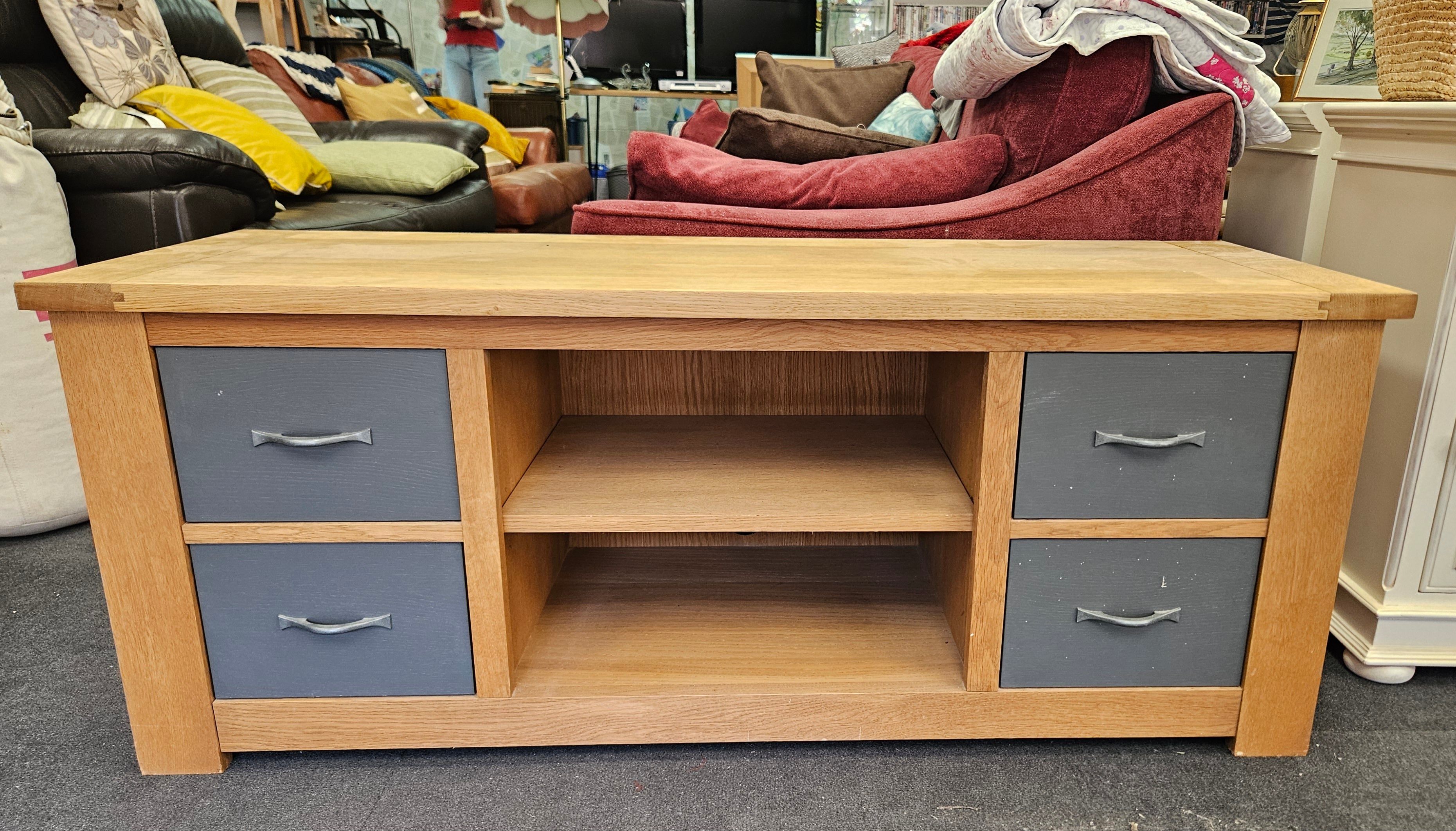 Tv unit