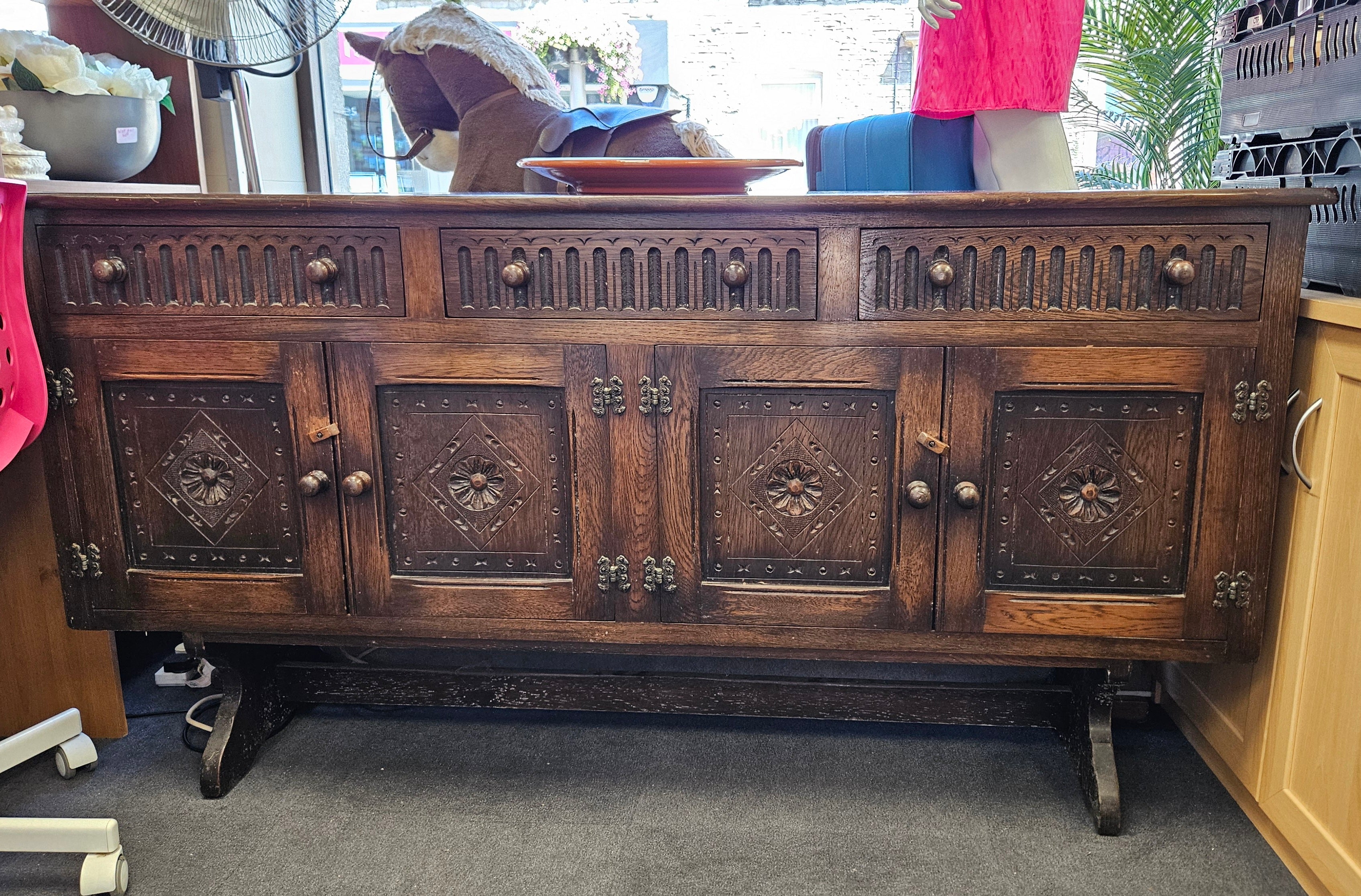 Sideboard