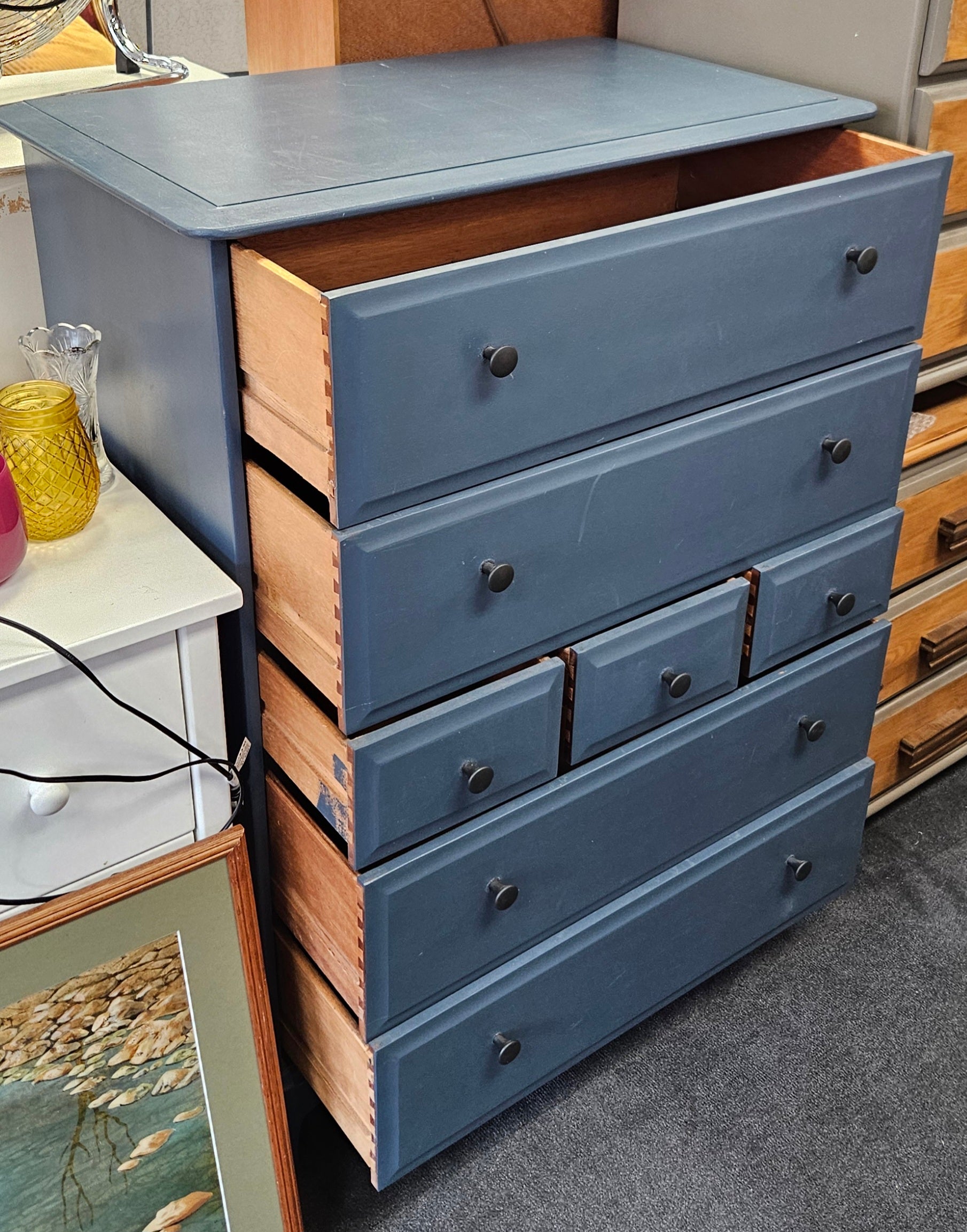 Chest of drawers