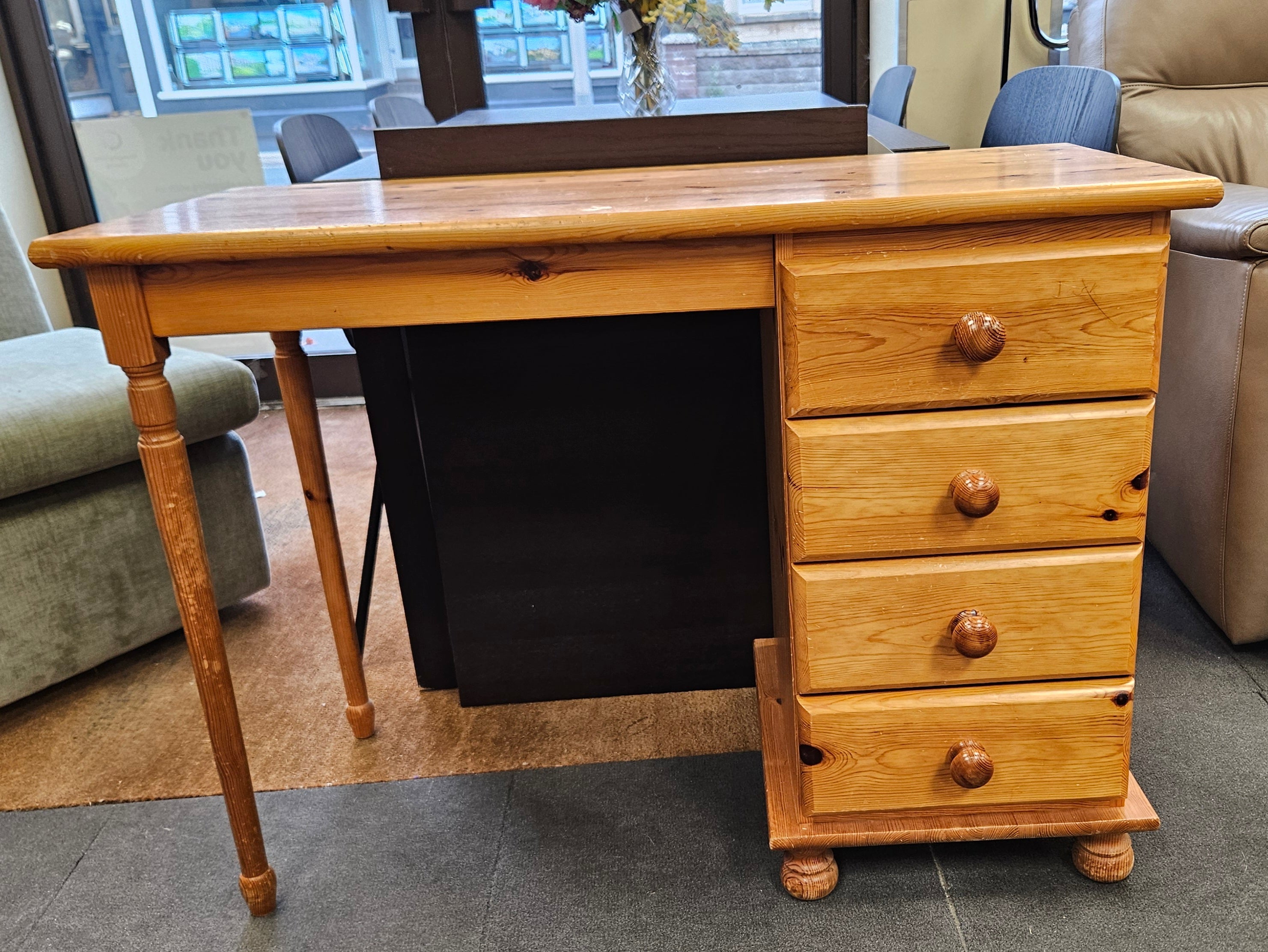 Pine desk