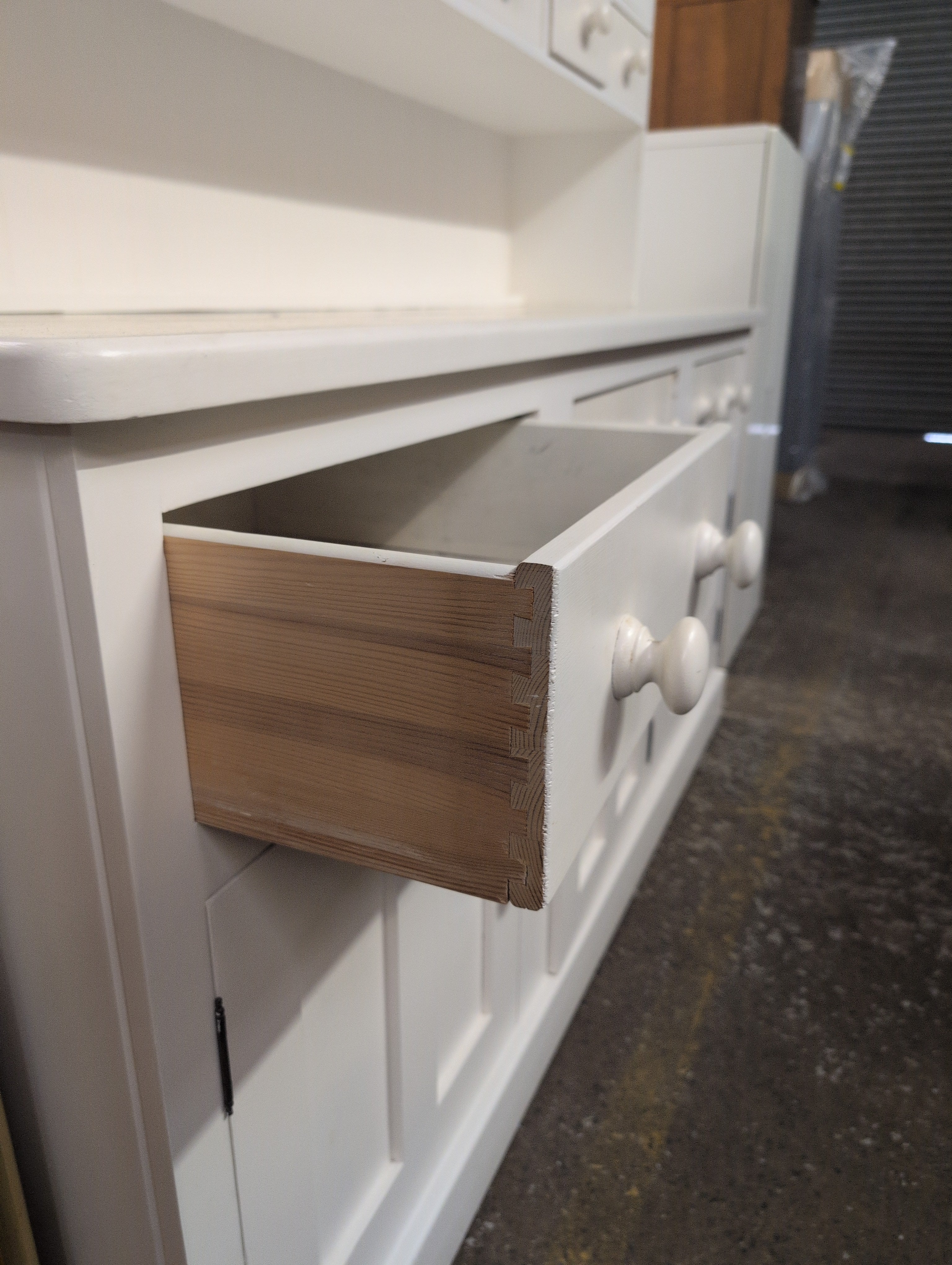 Dresser