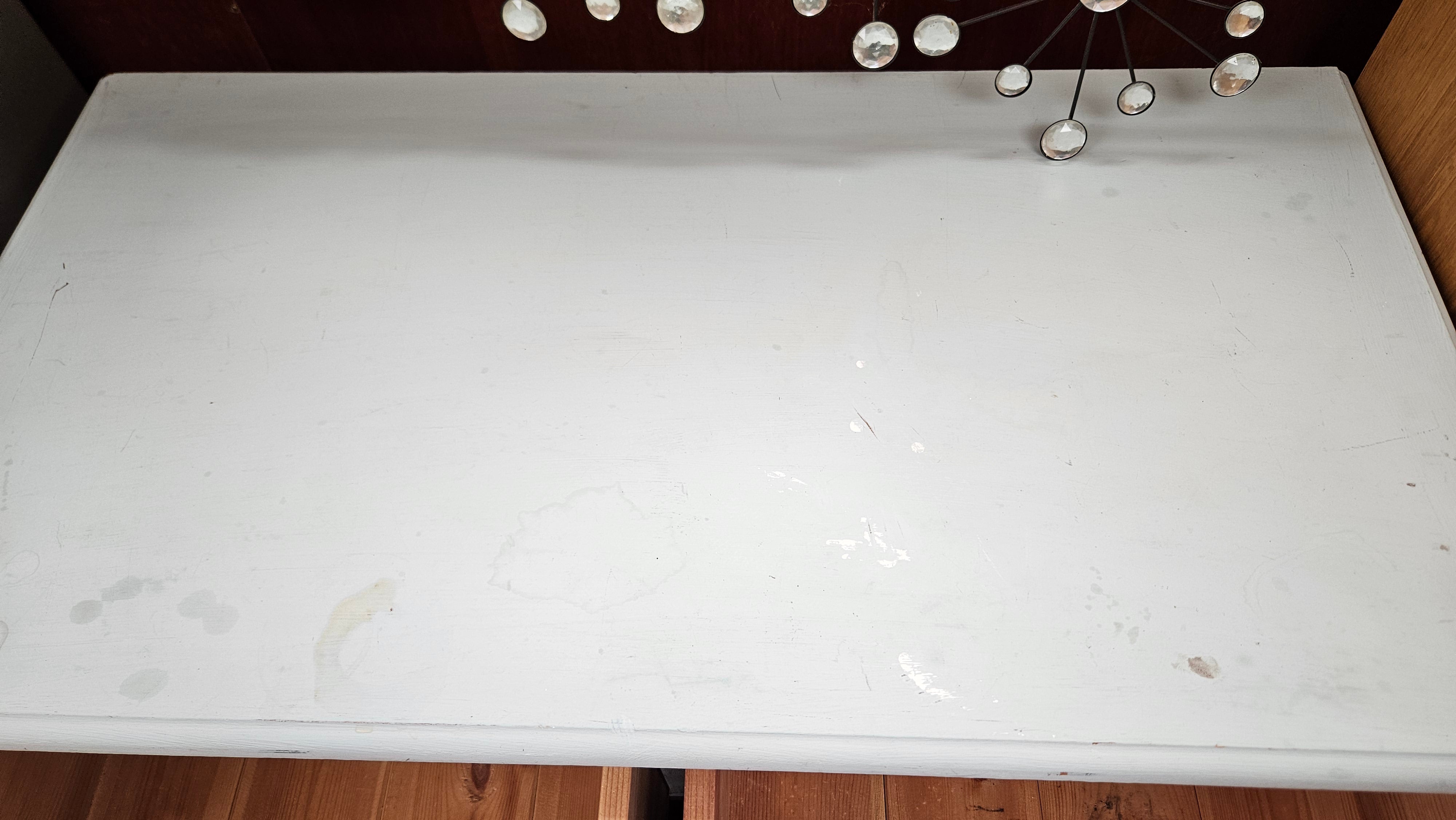 Painted chest of drawers