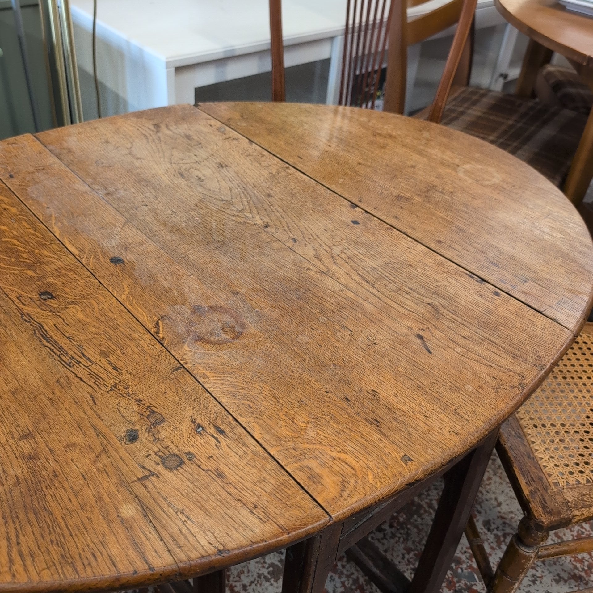 Table & Chairs