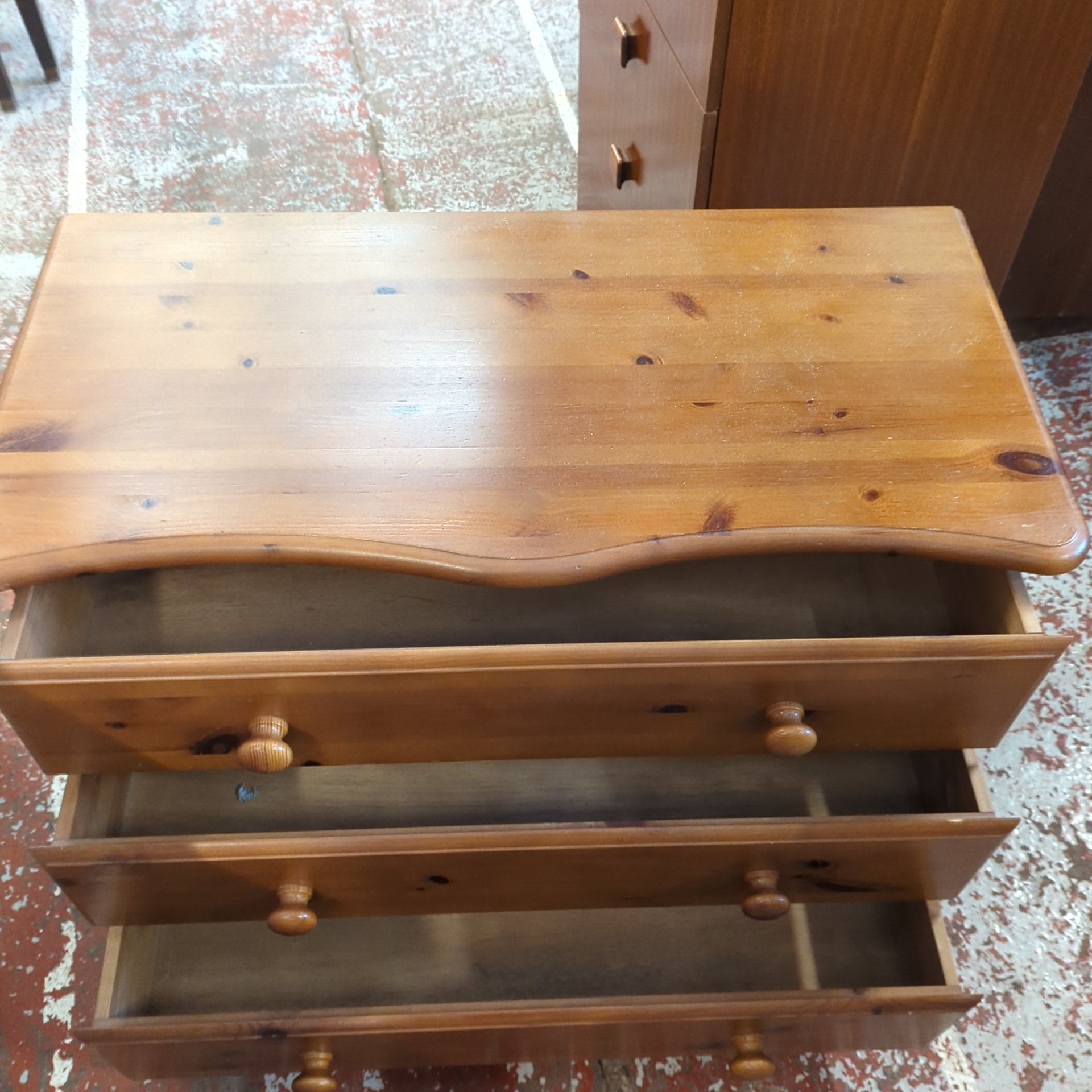 Pine Chest Of Drawers