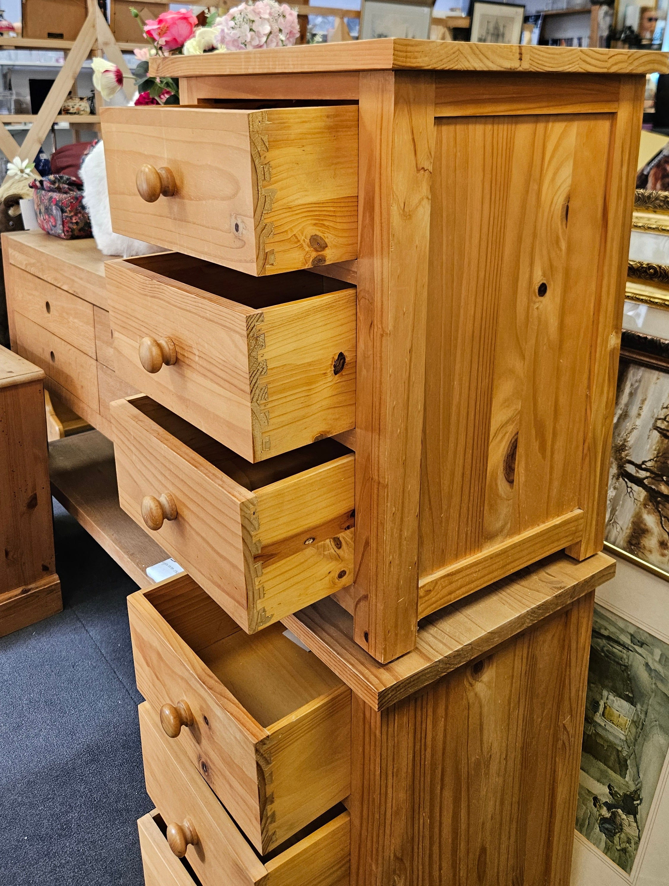 Bedside cabinets