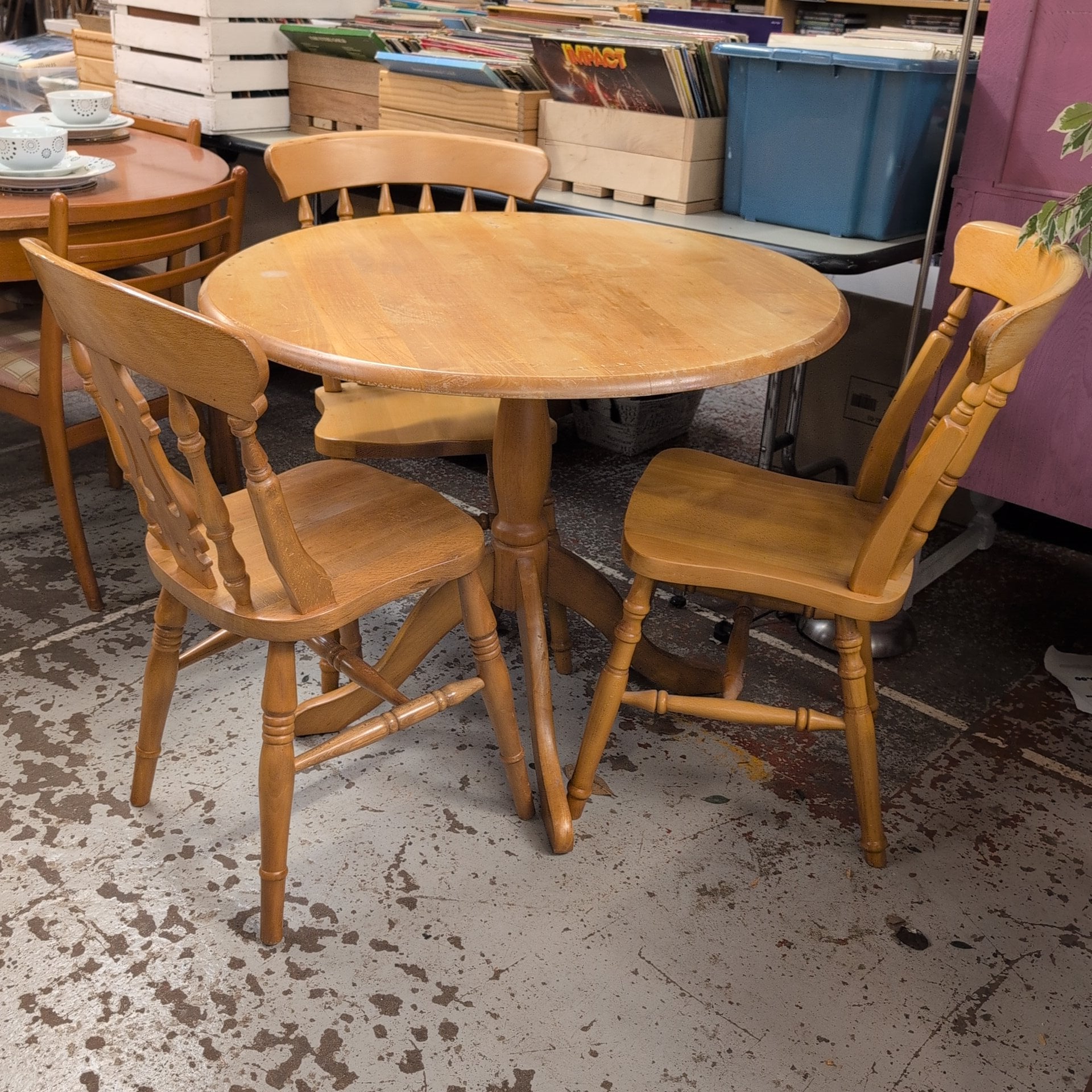 Table & Chairs