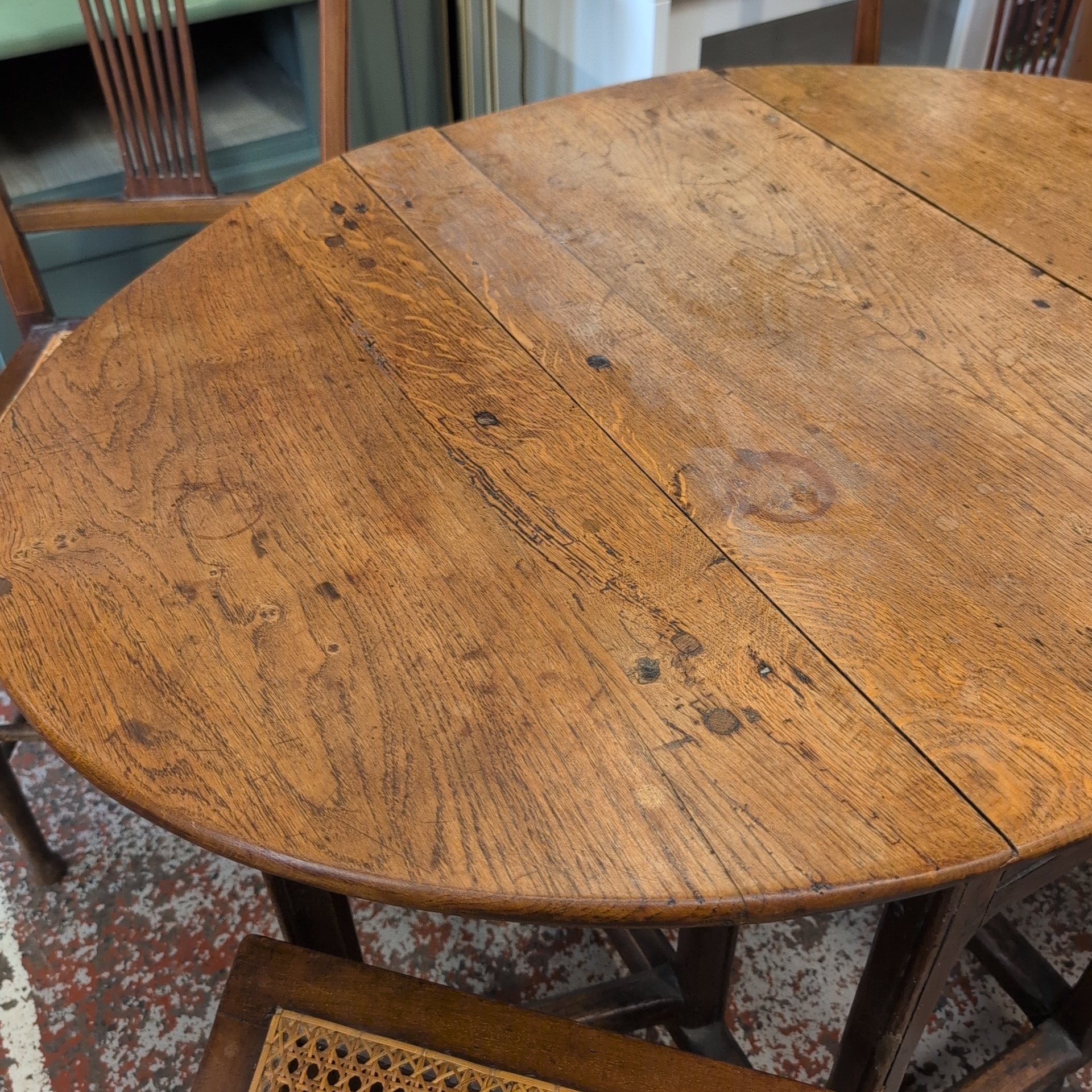 Table & Chairs
