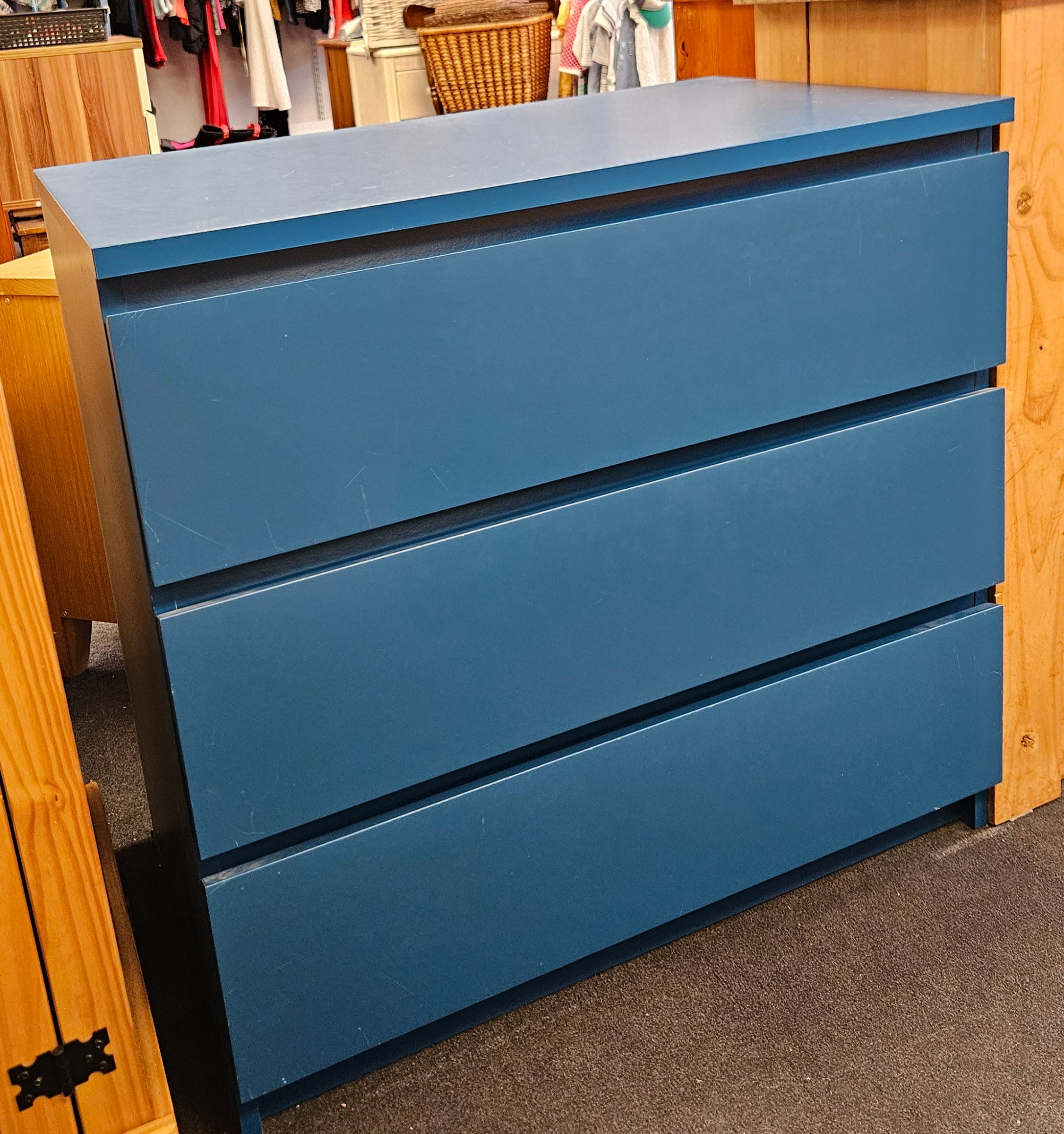 Chest of drawers