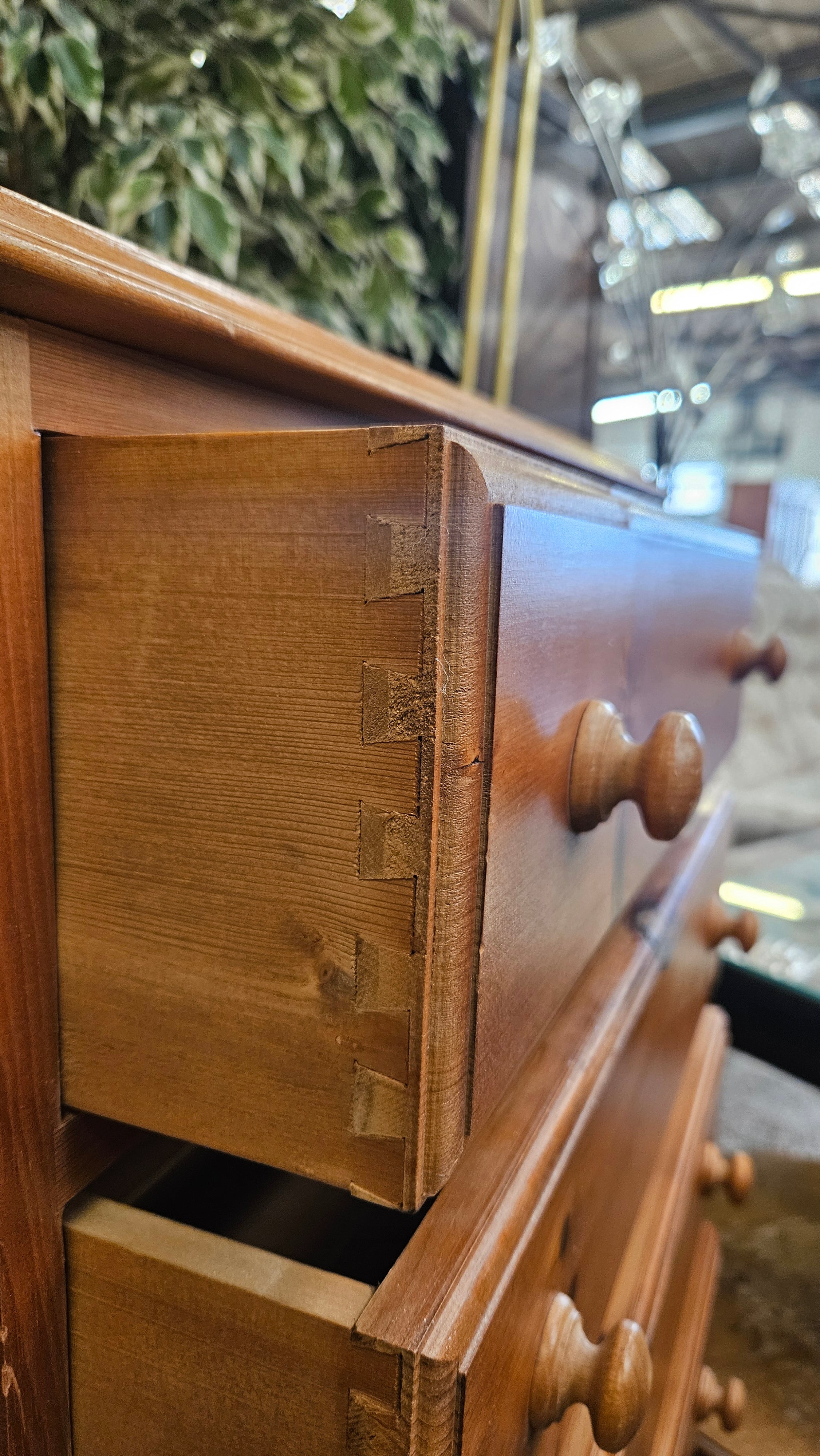 Chest of drawers
