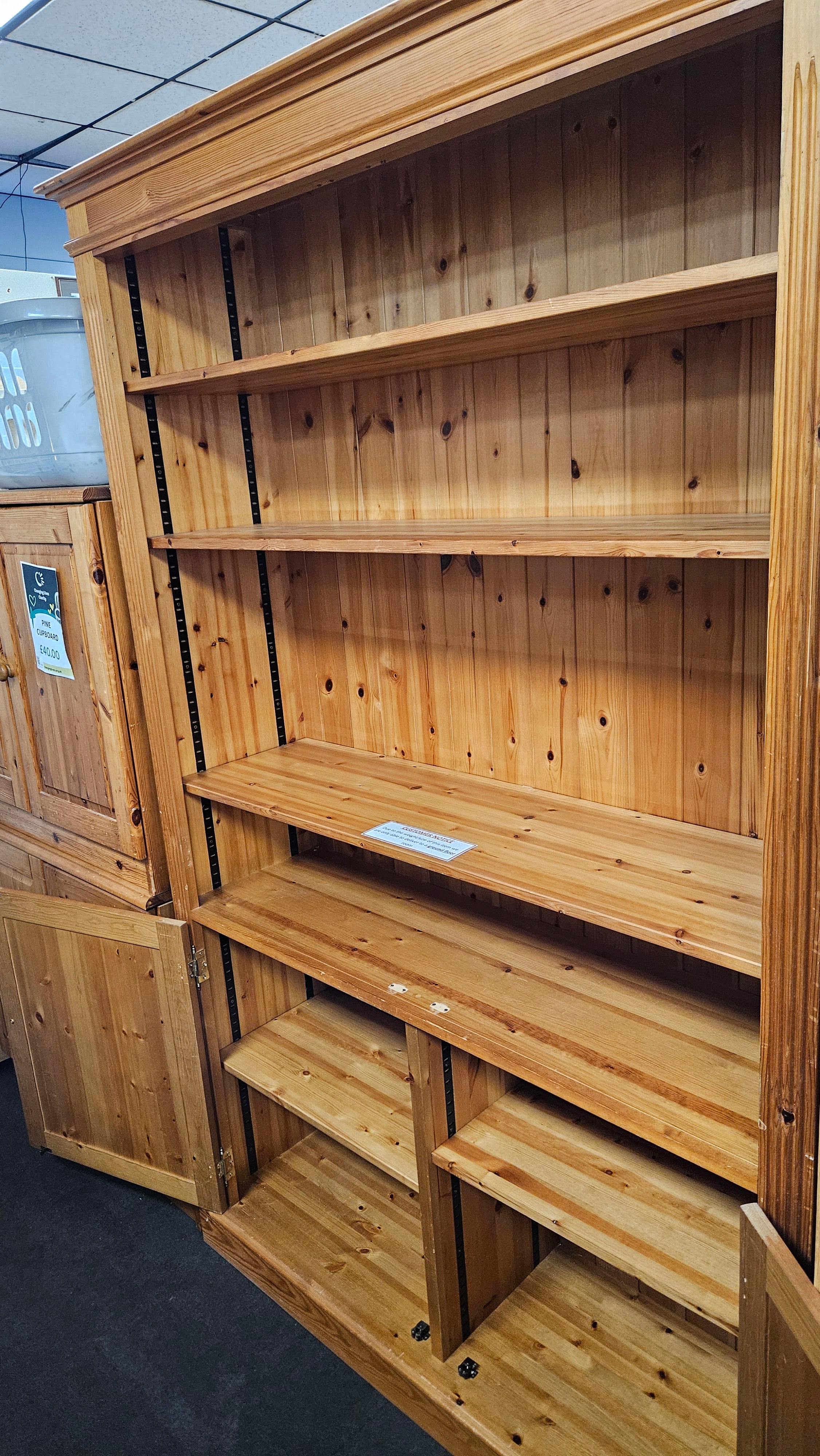 Pine dresser