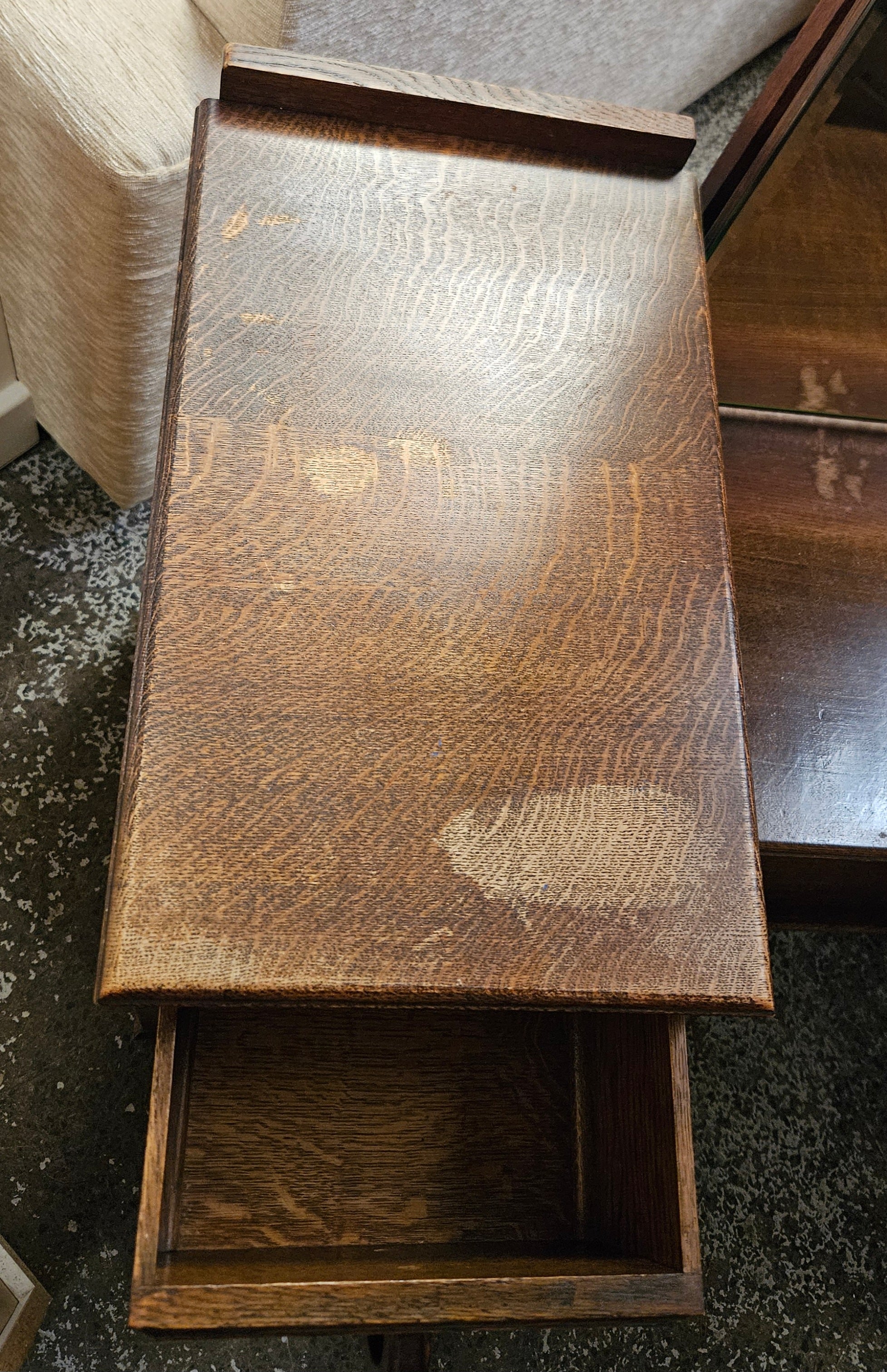 Dressing table