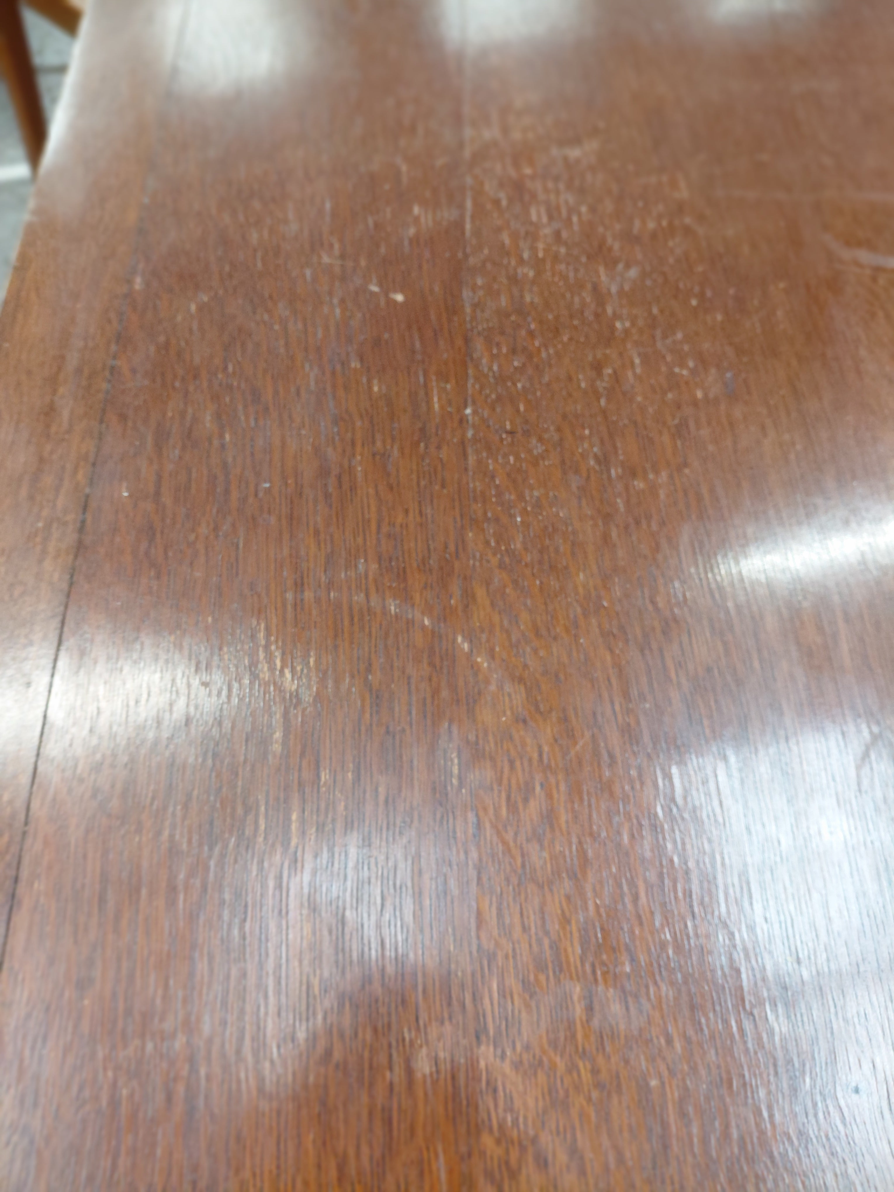 Drop leaf table