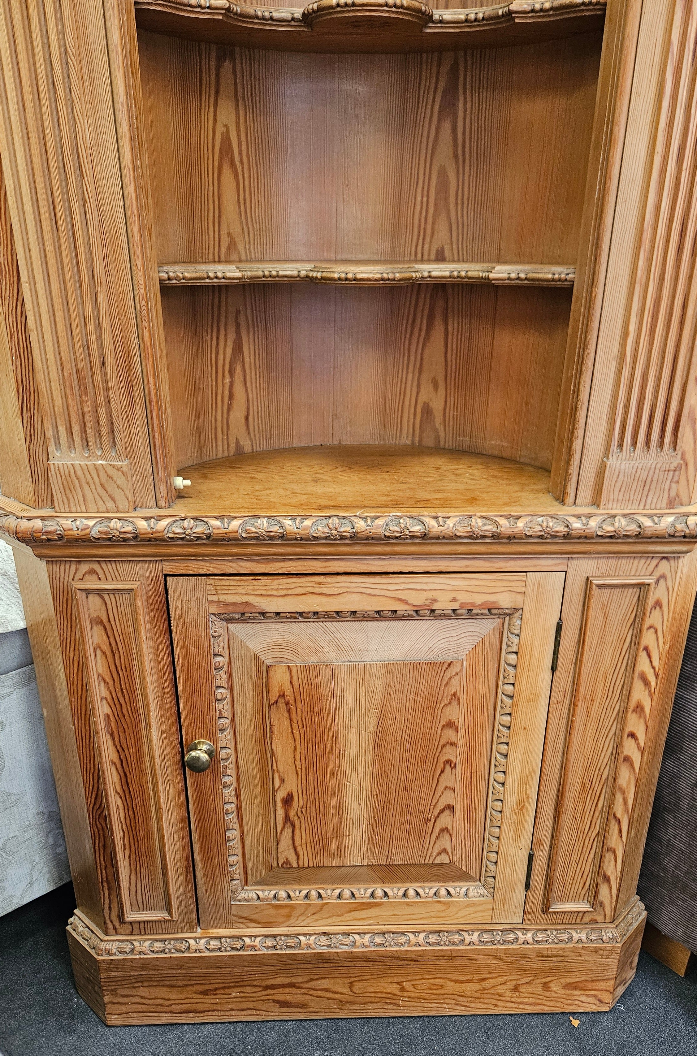 Georgian style corner unit
