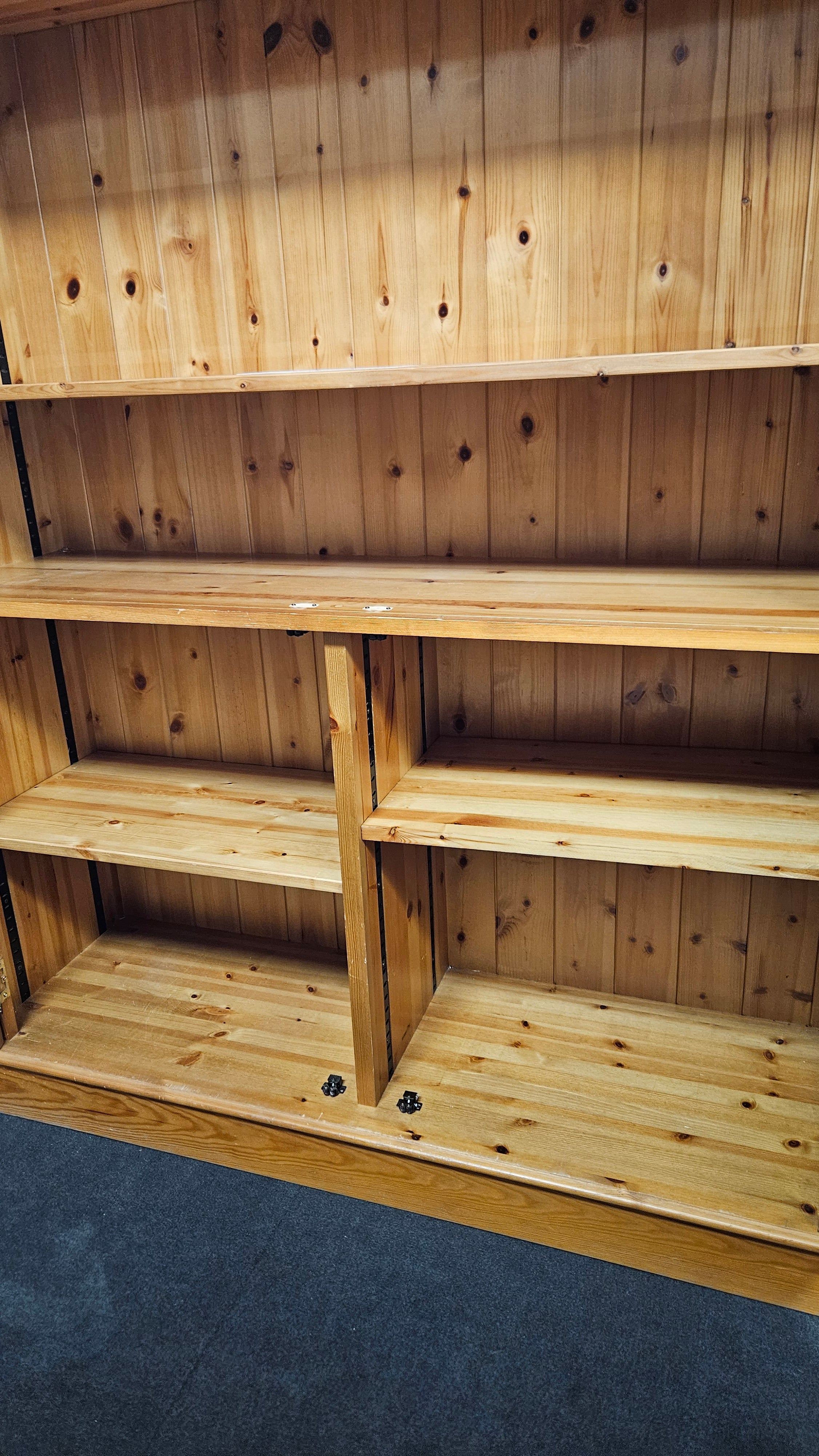 Pine dresser