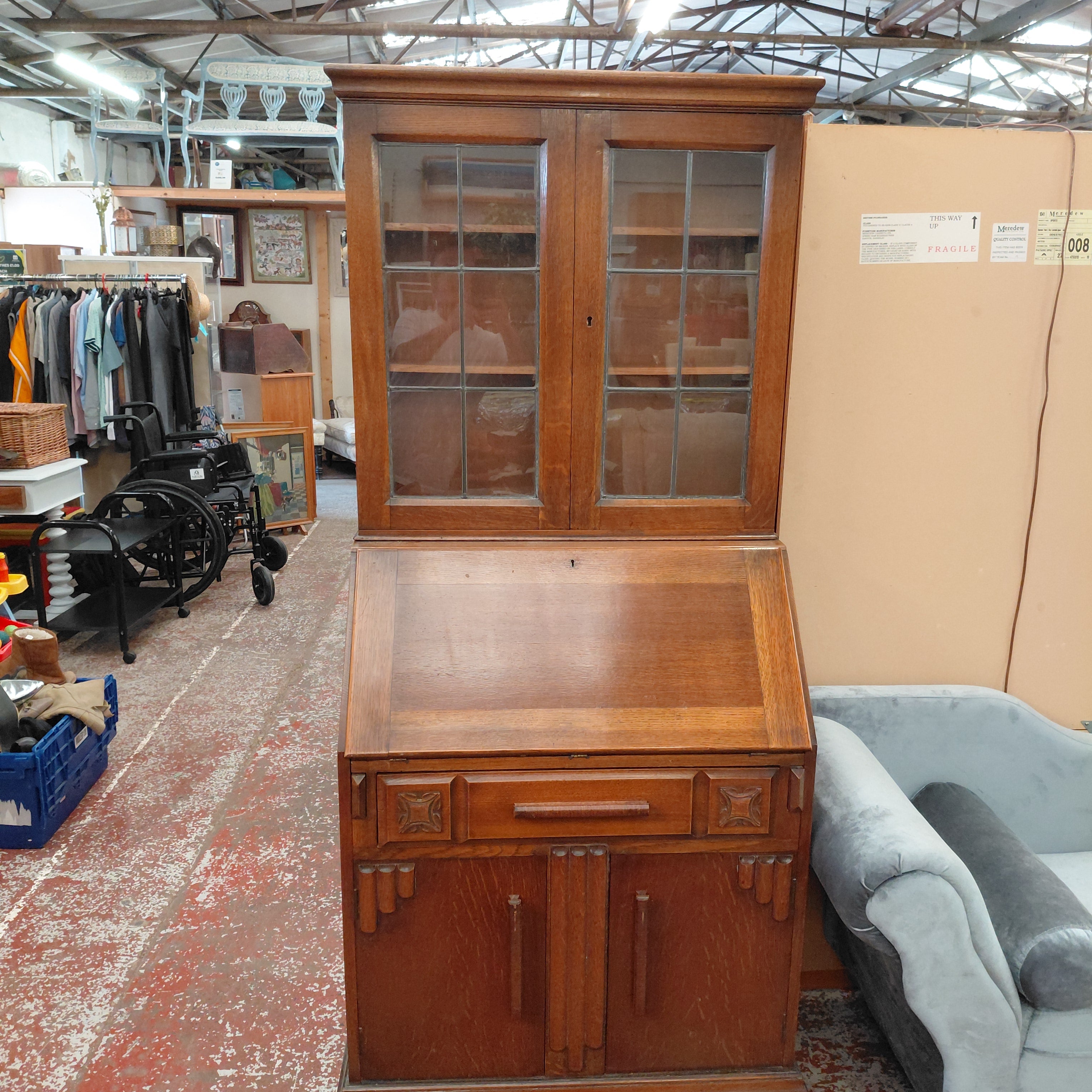 Large bureau / Cabinet