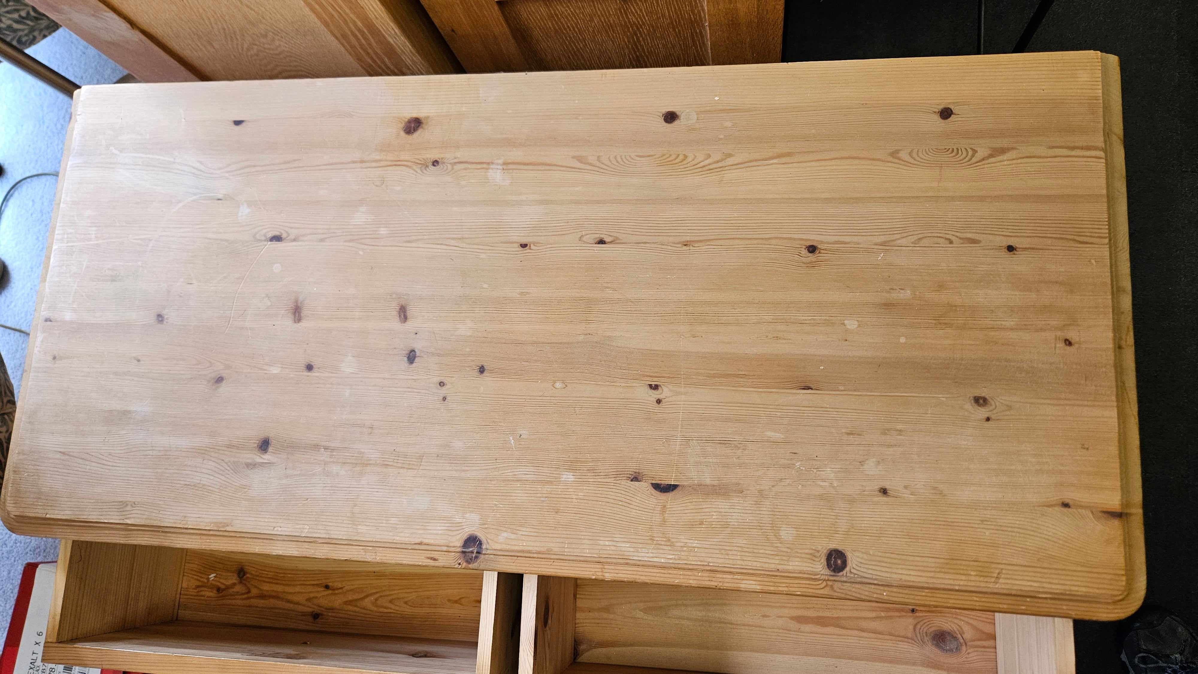 Chest of drawers