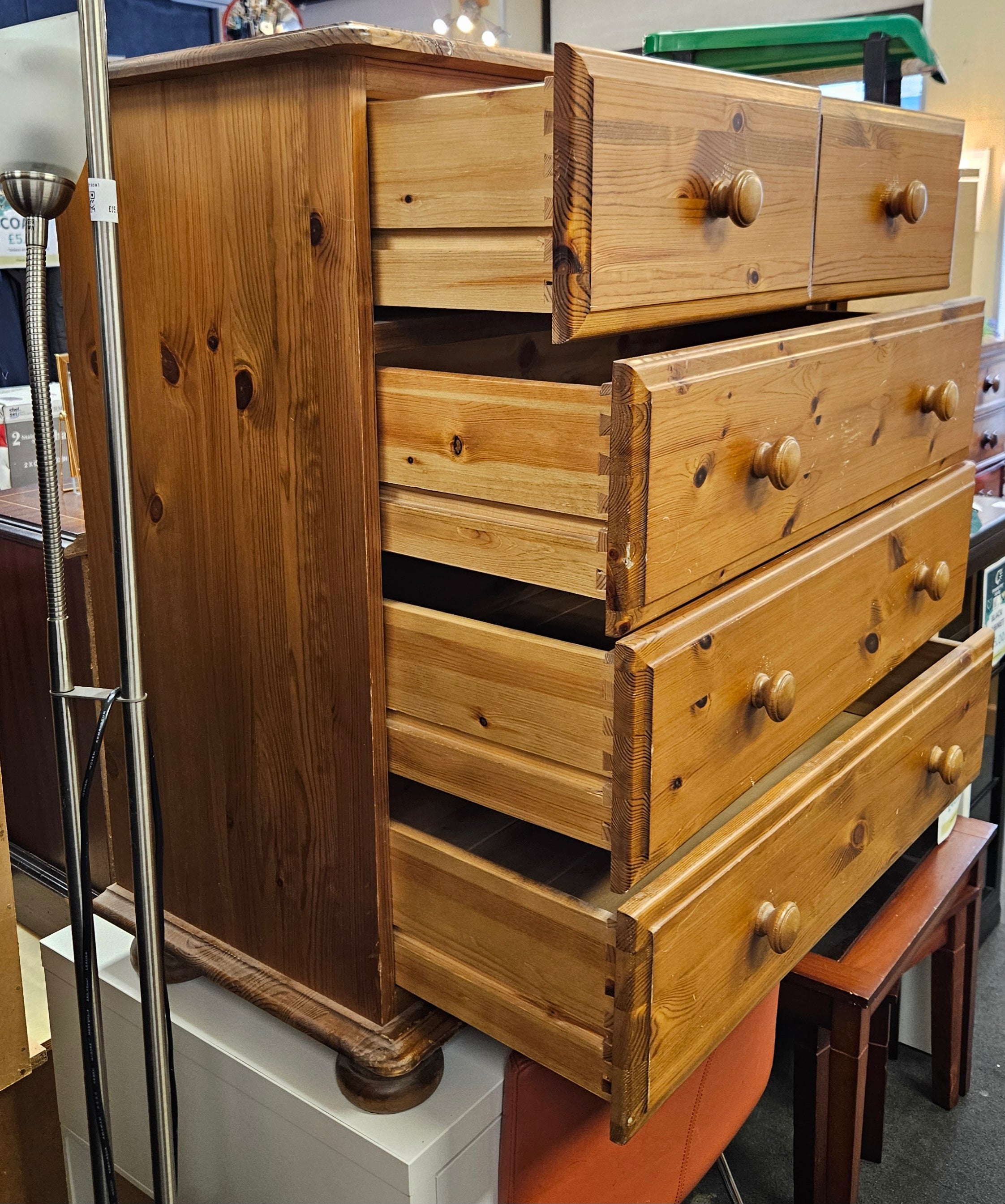 Chest of drawers