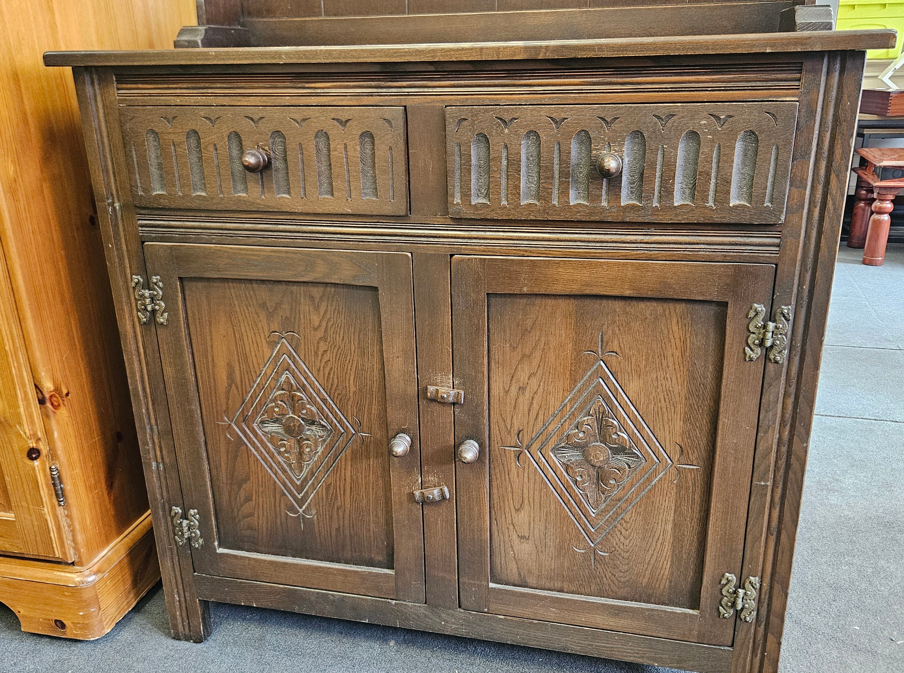 Dresser