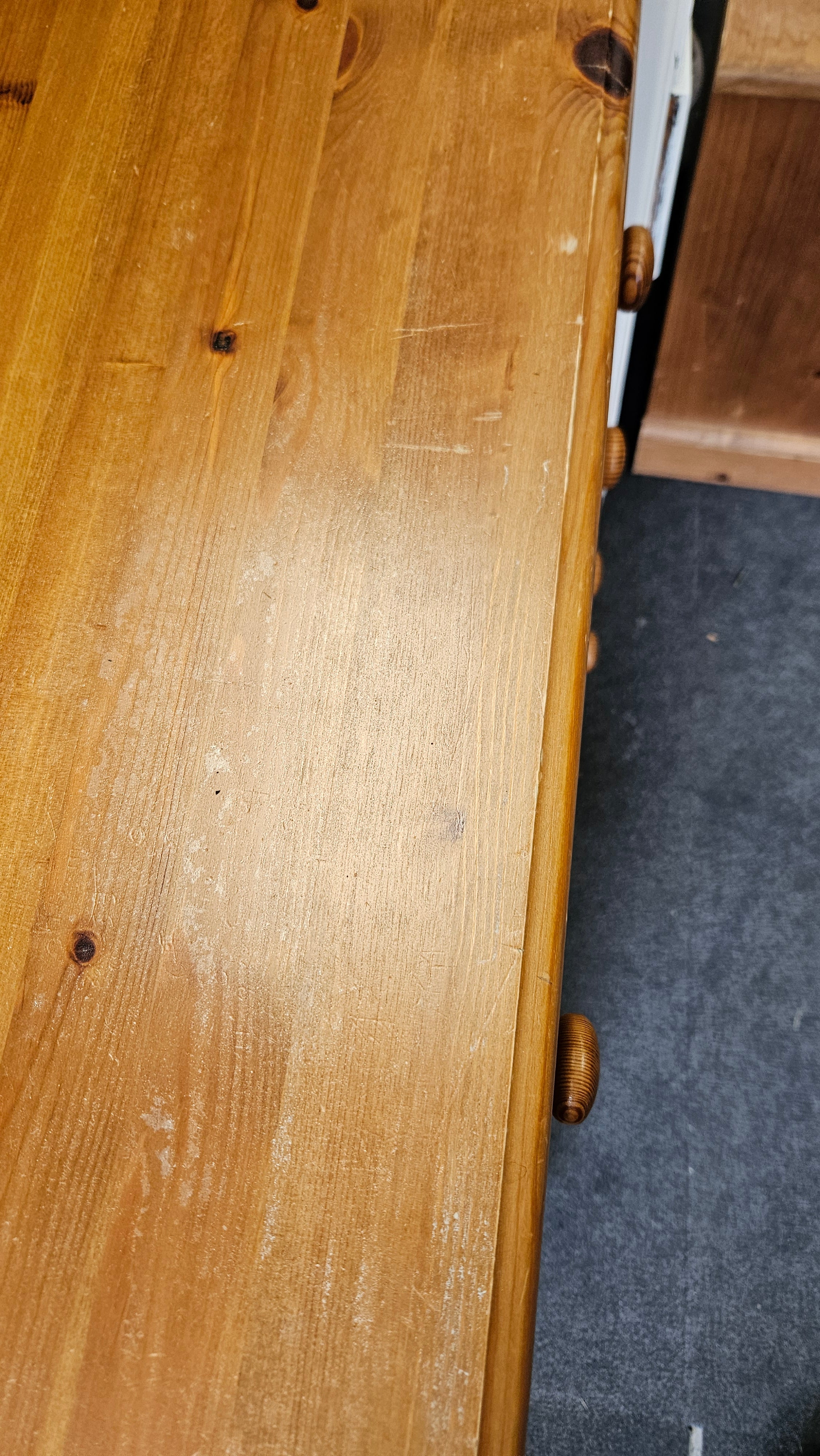 Chest of drawers