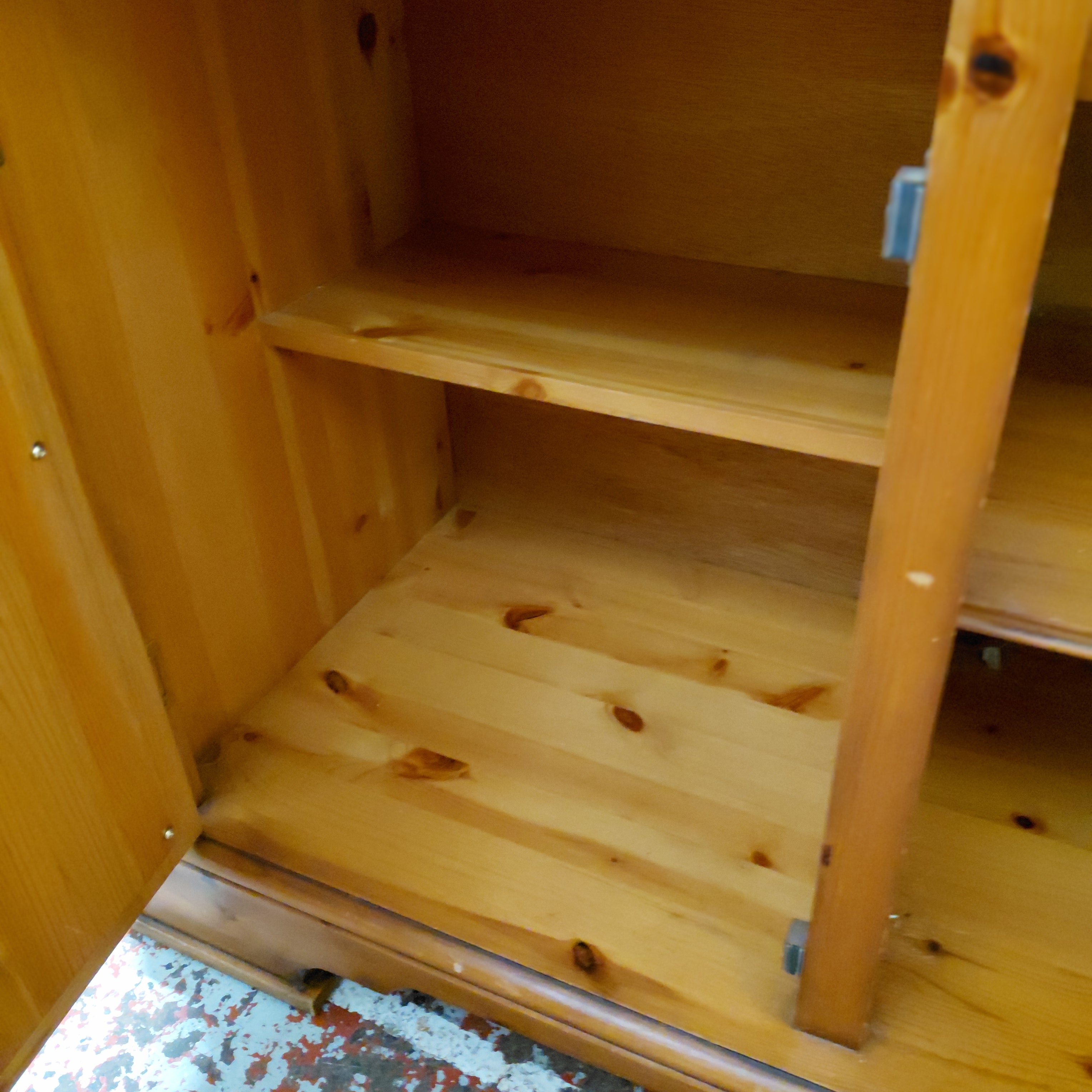 Dresser