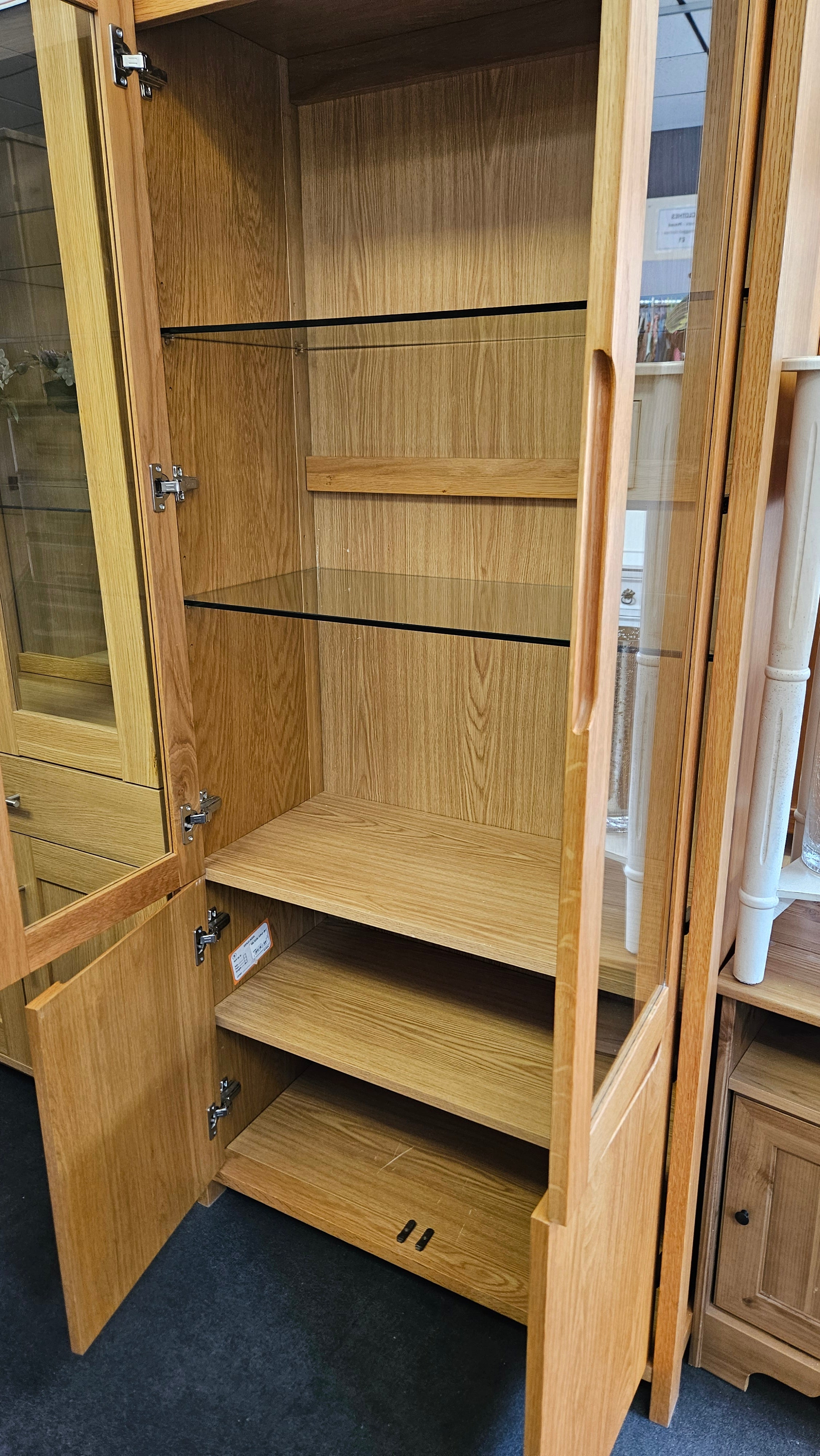 Oak display unit