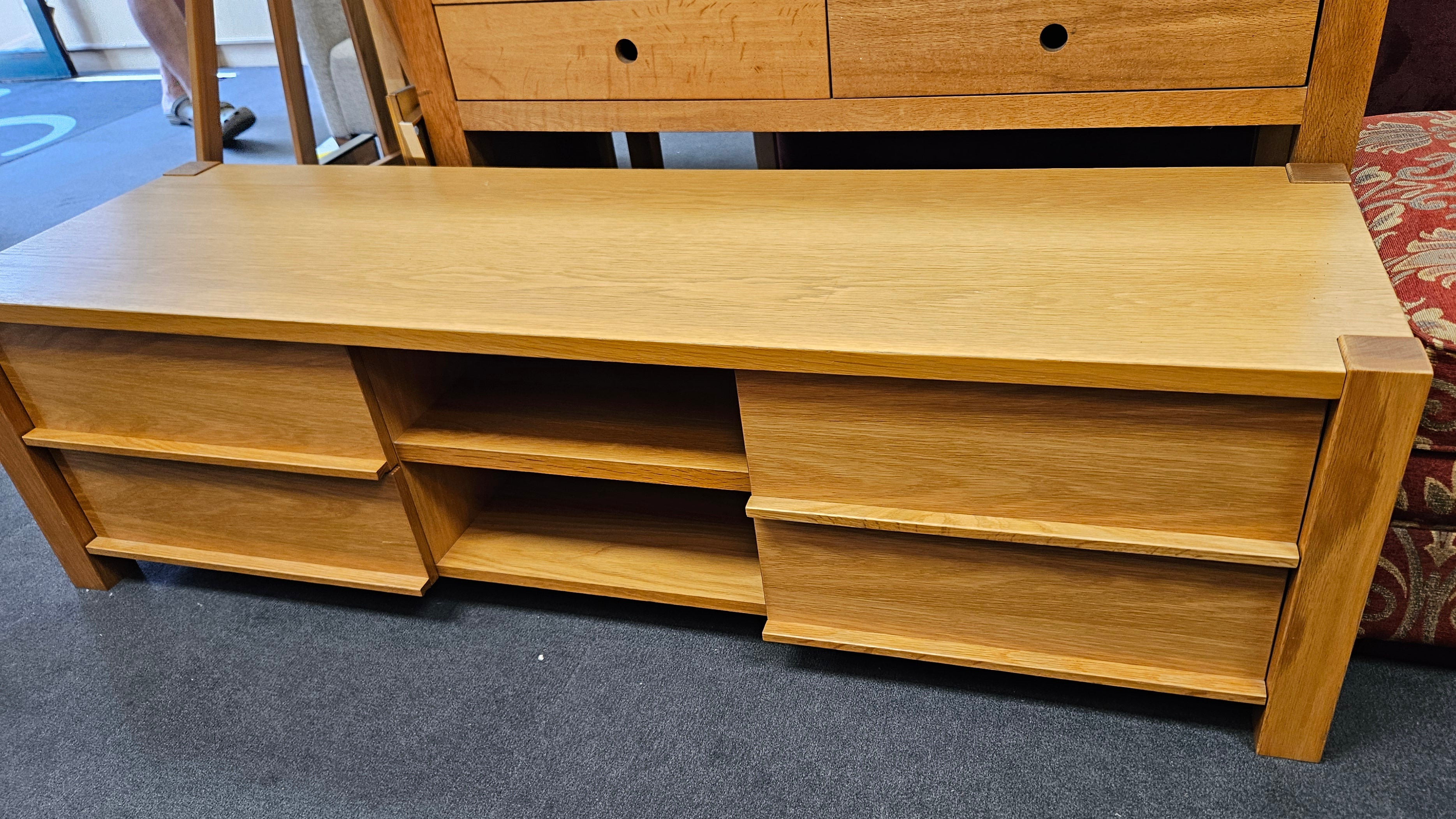 Tv unit
