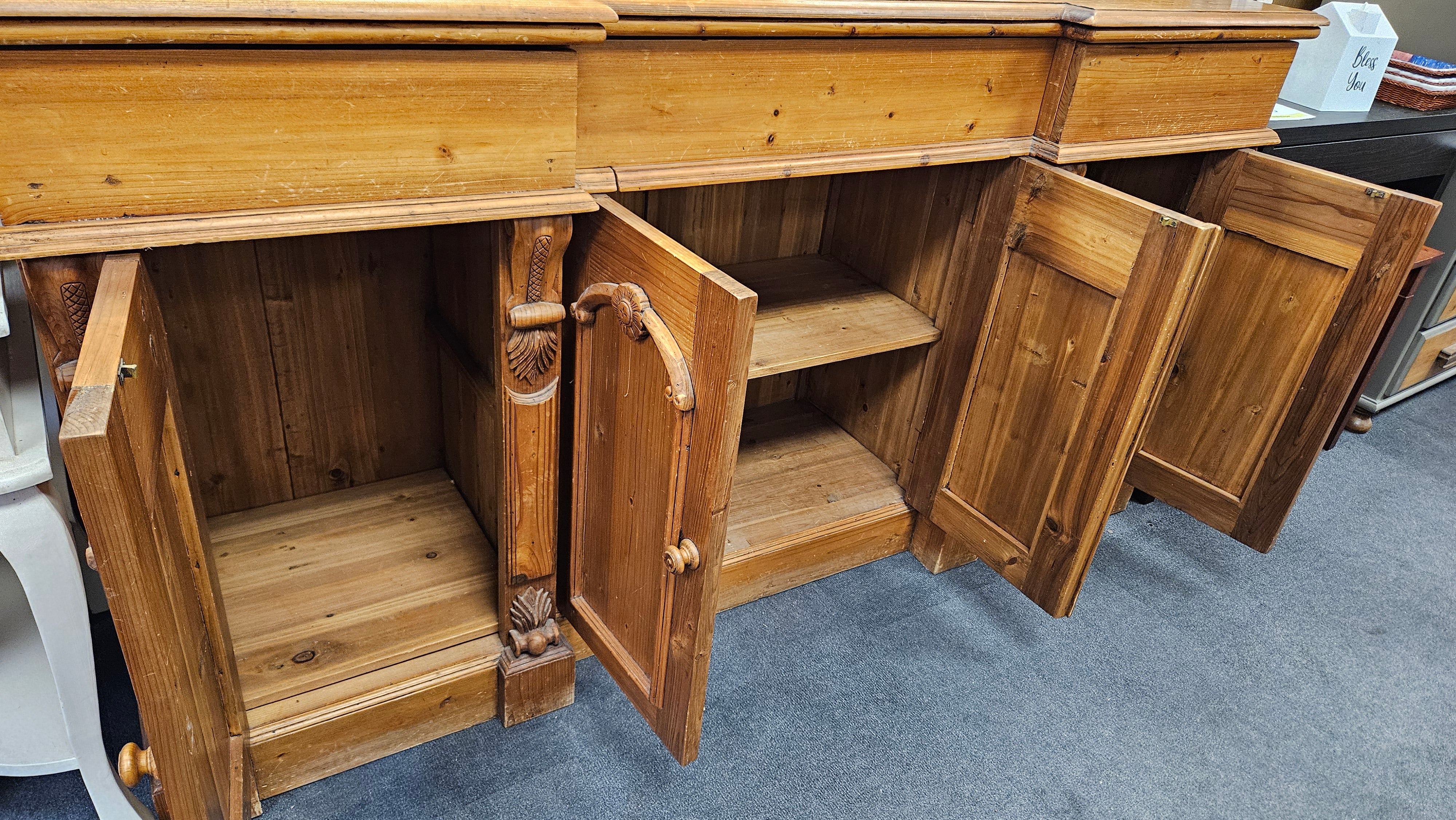 Sideboard