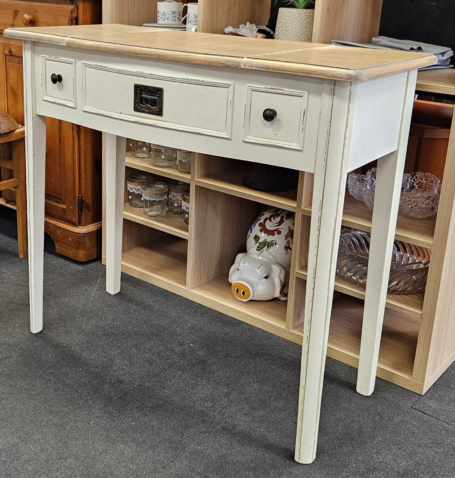 Dressing table