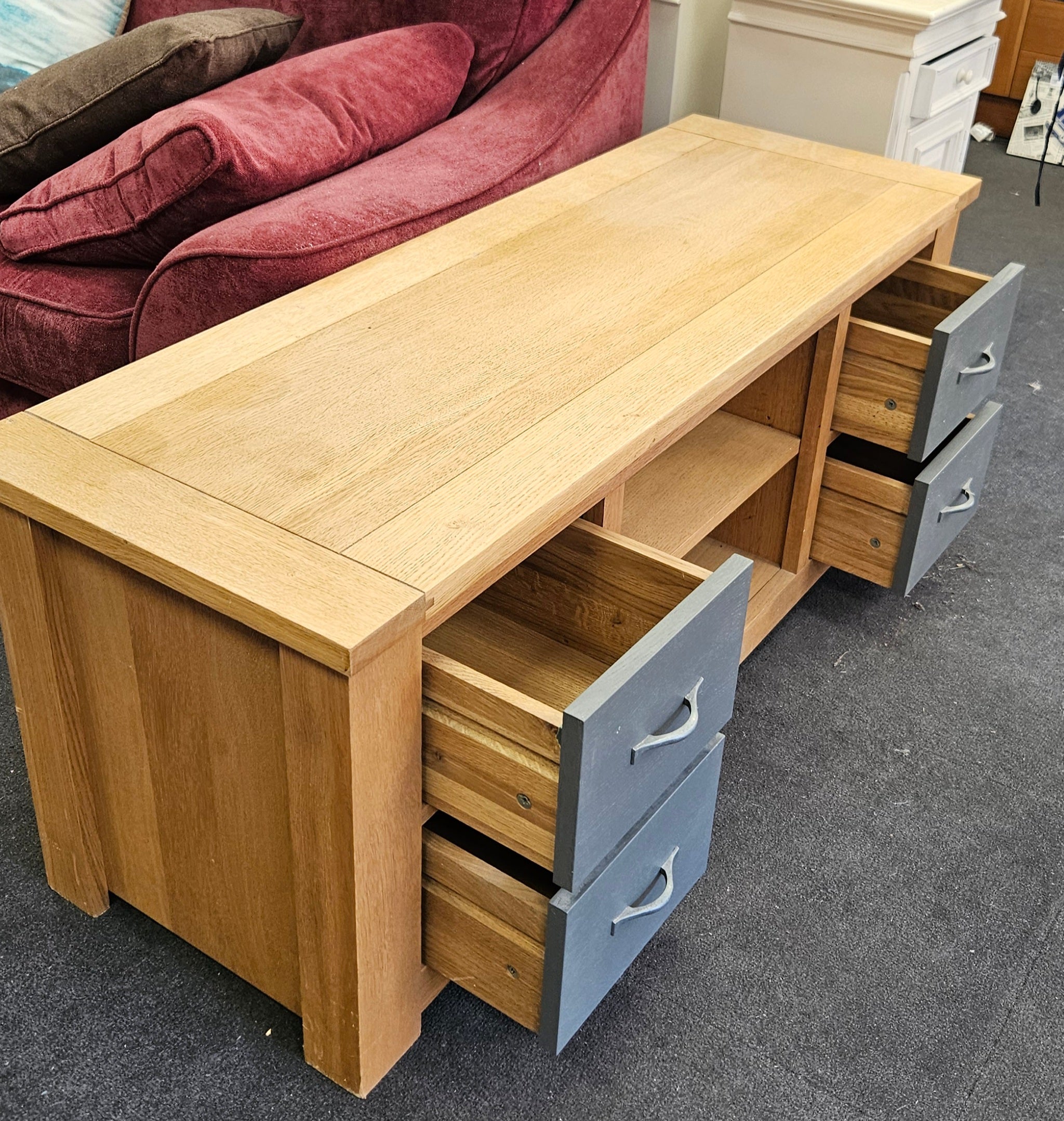 Tv unit