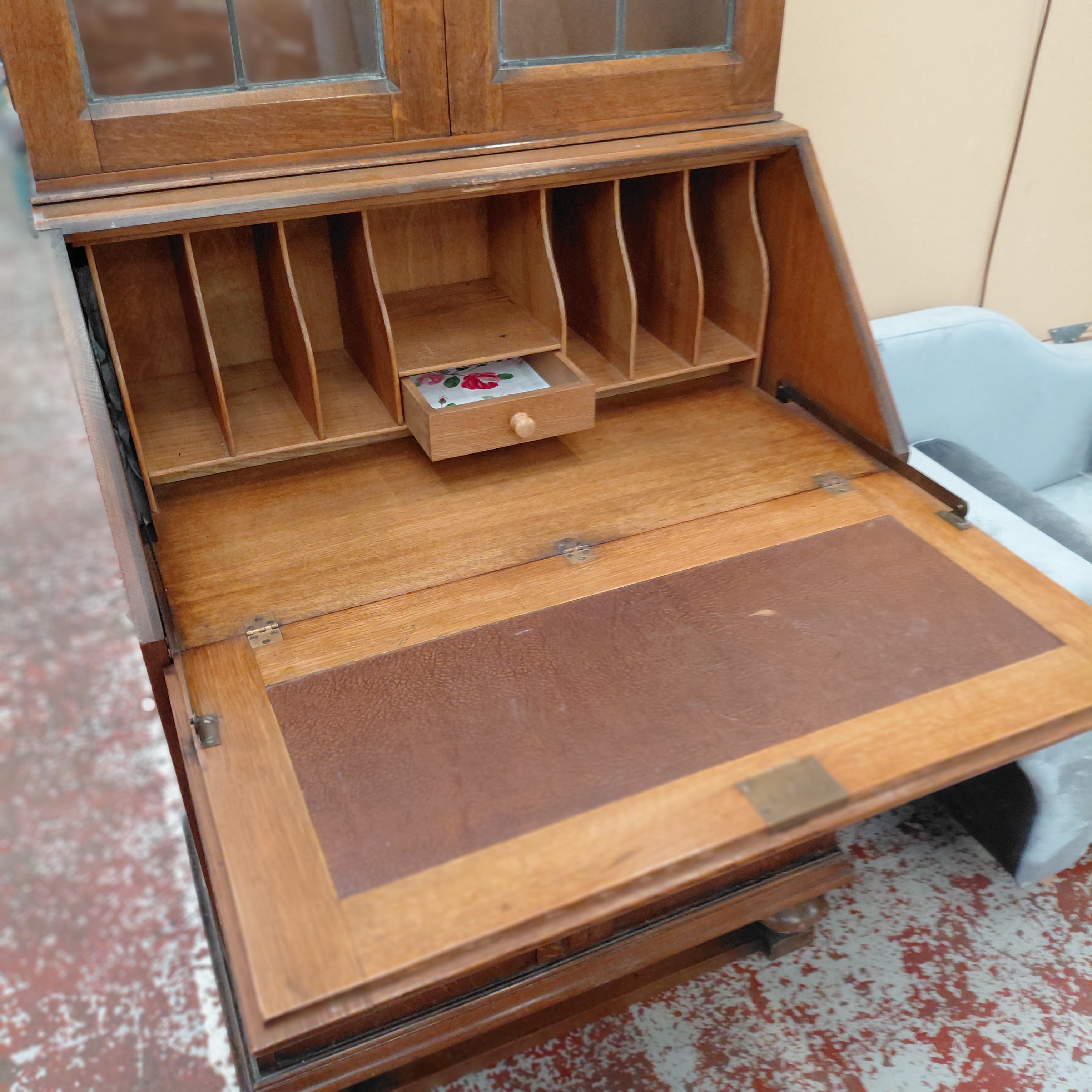 Large bureau / Cabinet