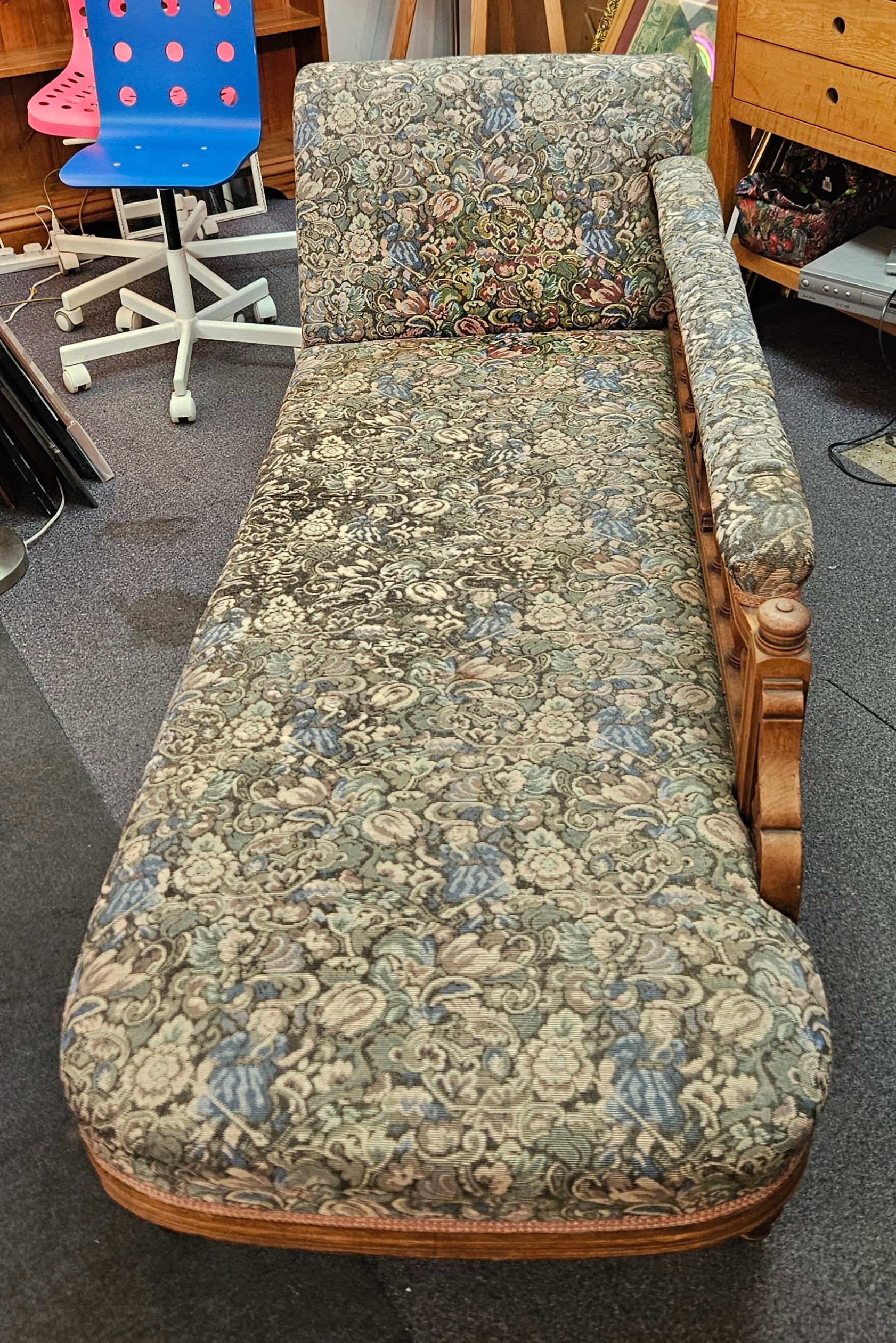 Chaise longue
