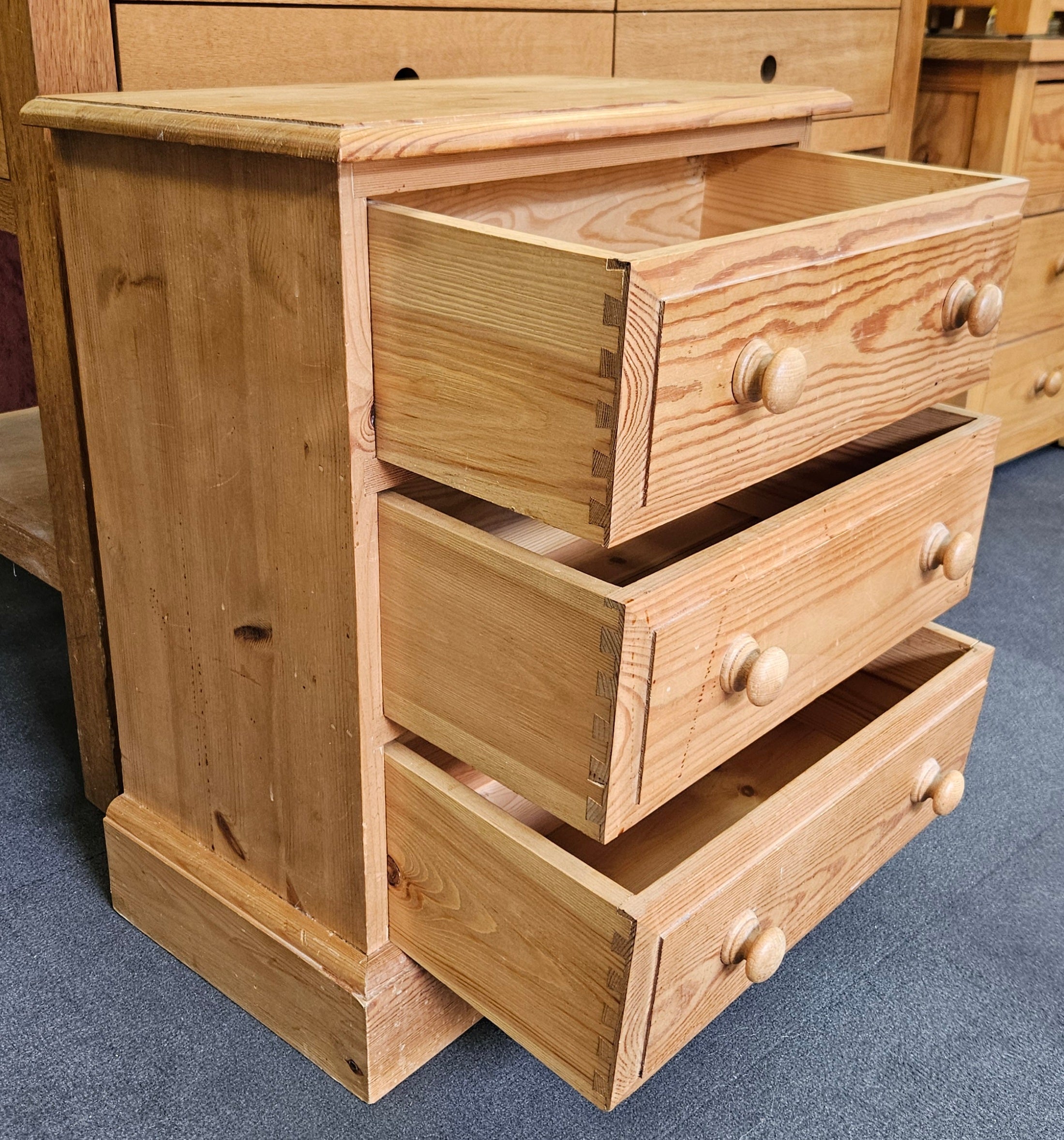 Bedside cabinet